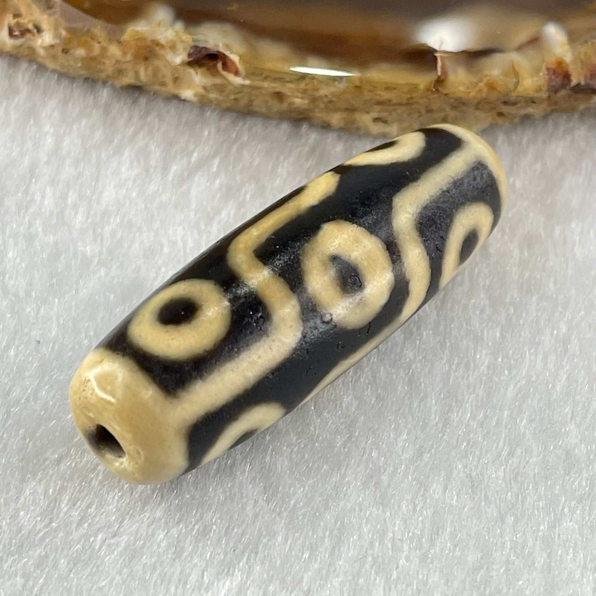 Natural Powerful Tibetan Old Oily Agate 9 Eyes Dzi Bead Heavenly Master (Tian Zhu) 九眼天诛 10.20g 38.8 by 13.1mm - Huangs Jadeite and Jewelry Pte Ltd