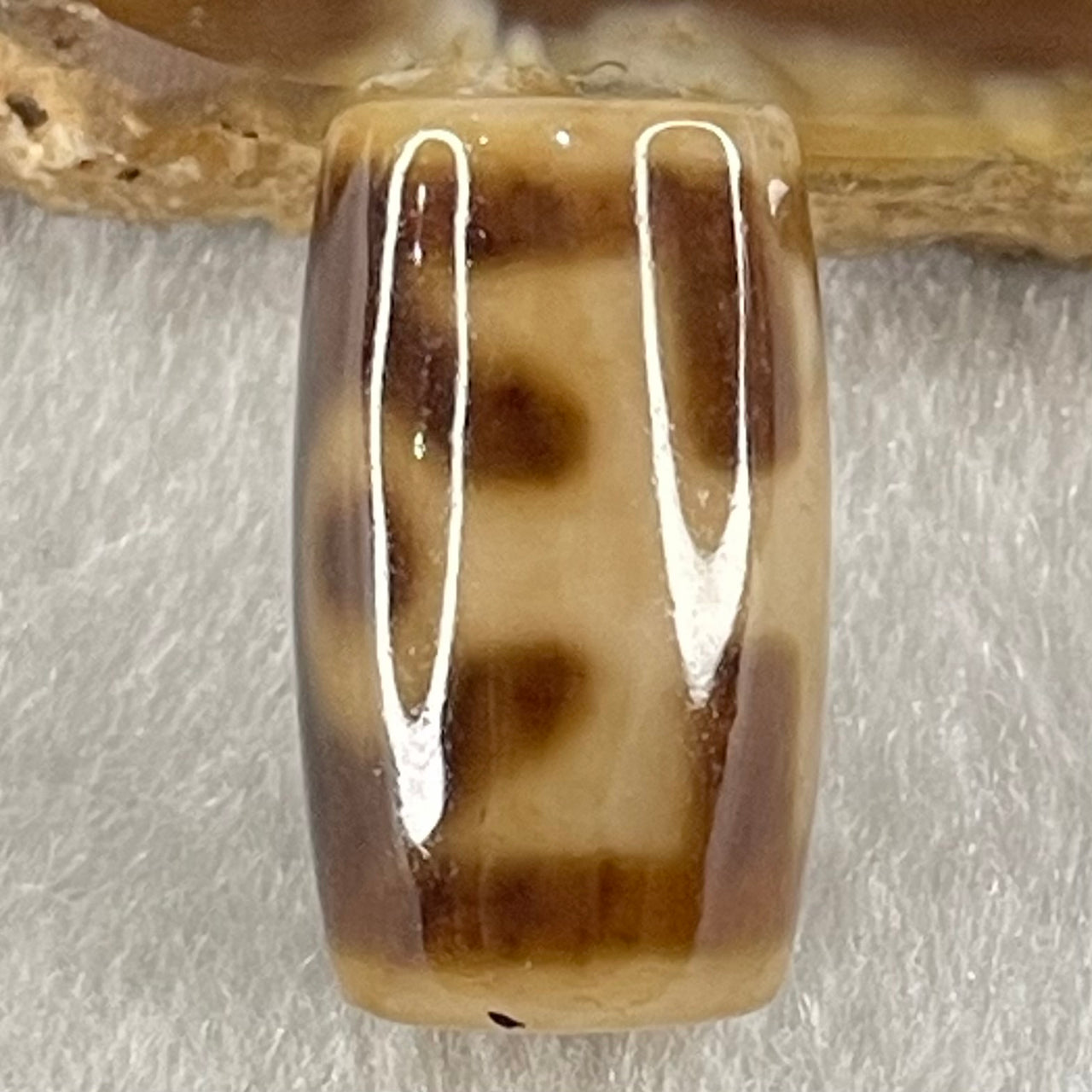 Natural Powerful Tibetan Old Oily Agate Patina Guiren Tairen Human Dzi Bead Totem Amulet Heavenly Master (Tian Zhu) 贵人天诛 4.85g 20.0 by 11.8mm - Huangs Jadeite and Jewelry Pte Ltd
