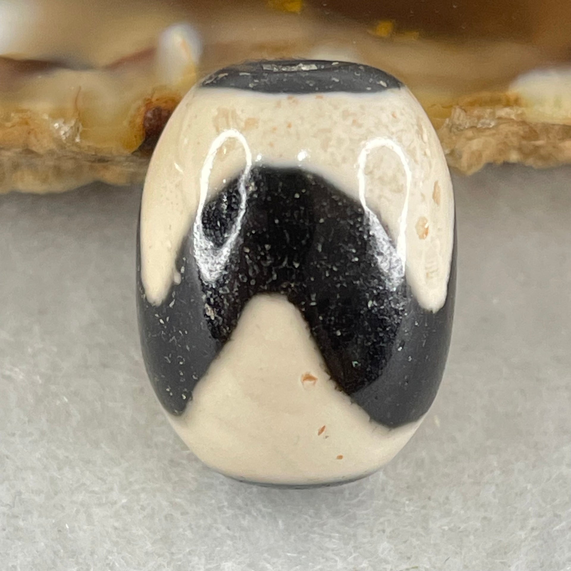 Natural Powerful Tibetan Old Oily Agate Tiger Tooth Daluo Dzi Bead Heavenly Master (Tian Zhu) 虎呀天诛 4.65g 17.5 by 13.1mm - Huangs Jadeite and Jewelry Pte Ltd