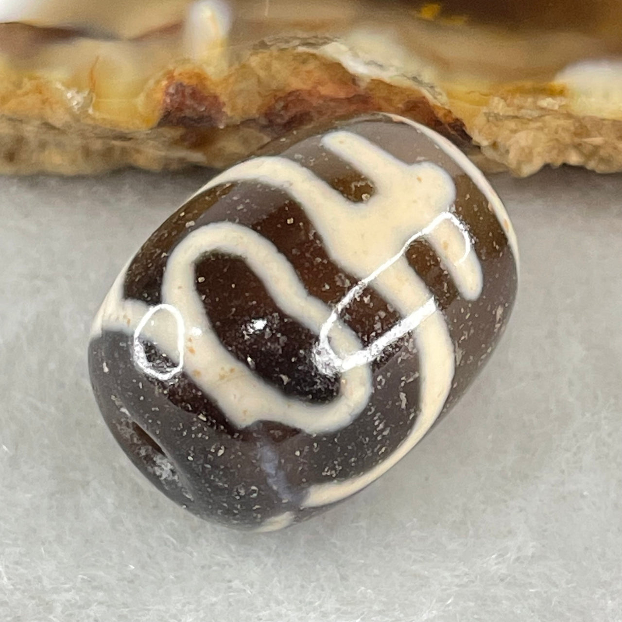 Natural Powerful Tibetan Old Oily Agate Double Nectar Vessel Dzi Bead Heavenly Master (Tian Zhu) 花蜜容器眼天珠 4.67g 17.3 by 13.3mm - Huangs Jadeite and Jewelry Pte Ltd