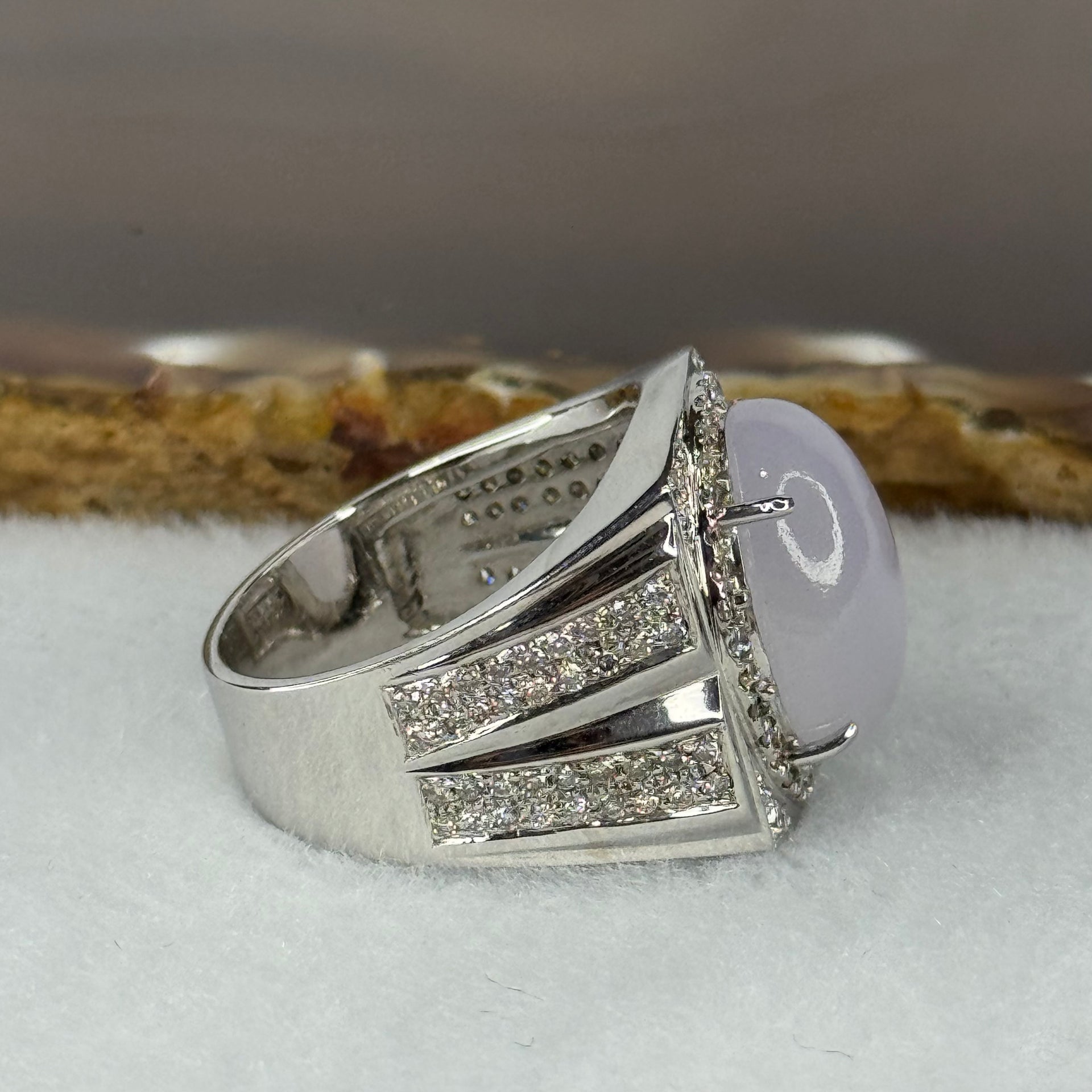 Type A lavender Burmese jadeite ring in 18k white gold with natural diamonds 16.52g size US10 HK22.5 Inner Diameter 20.0mm - Huangs Jadeite and Jewelry Pte Ltd