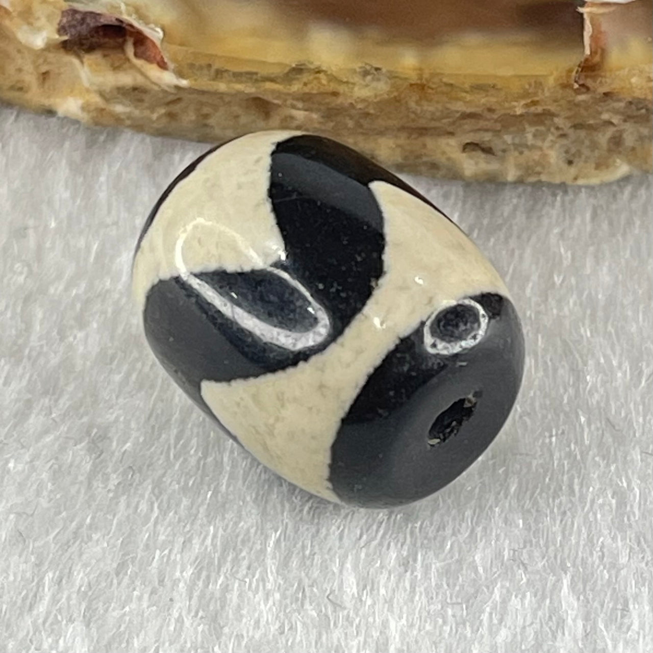 Natural Powerful Tibetan Old Oily Agate Tiger Tooth Daluo Dzi Bead Heavenly Master (Tian Zhu) 2.75g 13.7 by 11.2mm - Huangs Jadeite and Jewelry Pte Ltd