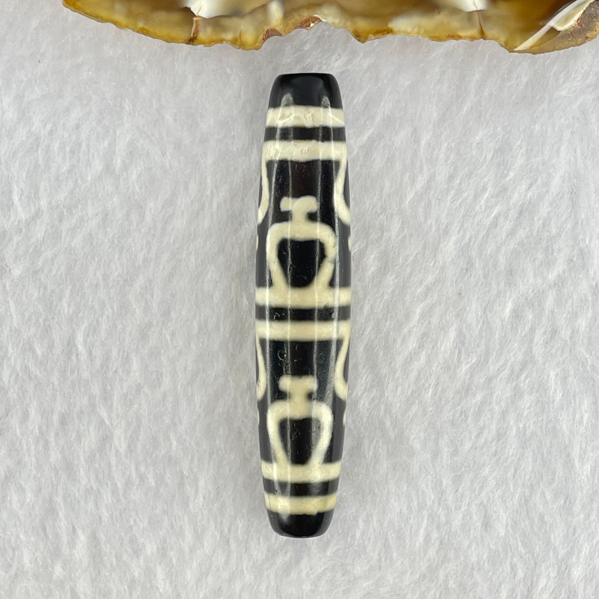 Natural Powerful Tibetan Old Oily Agate 8 Nectar Vessel Dzi Bead Heavenly Master (Tian Zhu) 花蜜容器眼天珠 14.98g 59.8 by 13.1mm - Huangs Jadeite and Jewelry Pte Ltd