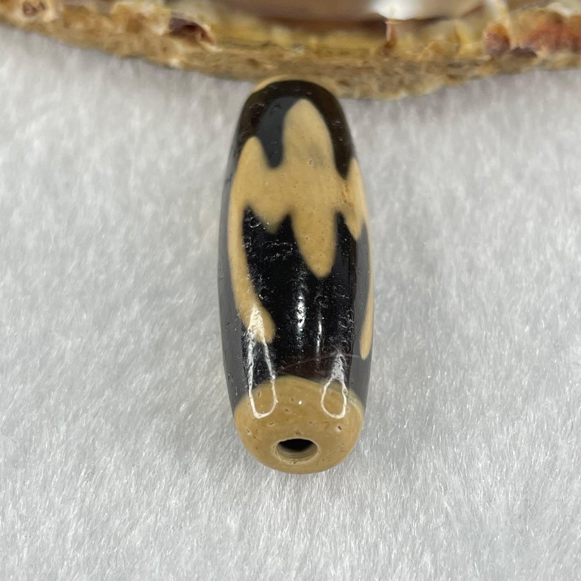 Natural Powerful Tibetan Old Oily Agate 5 Bats Dzi Bead Heavenly Master (Tian Zhu) 五个蝙蝠天诛 8.96g 38.0 by 12.4mm - Huangs Jadeite and Jewelry Pte Ltd