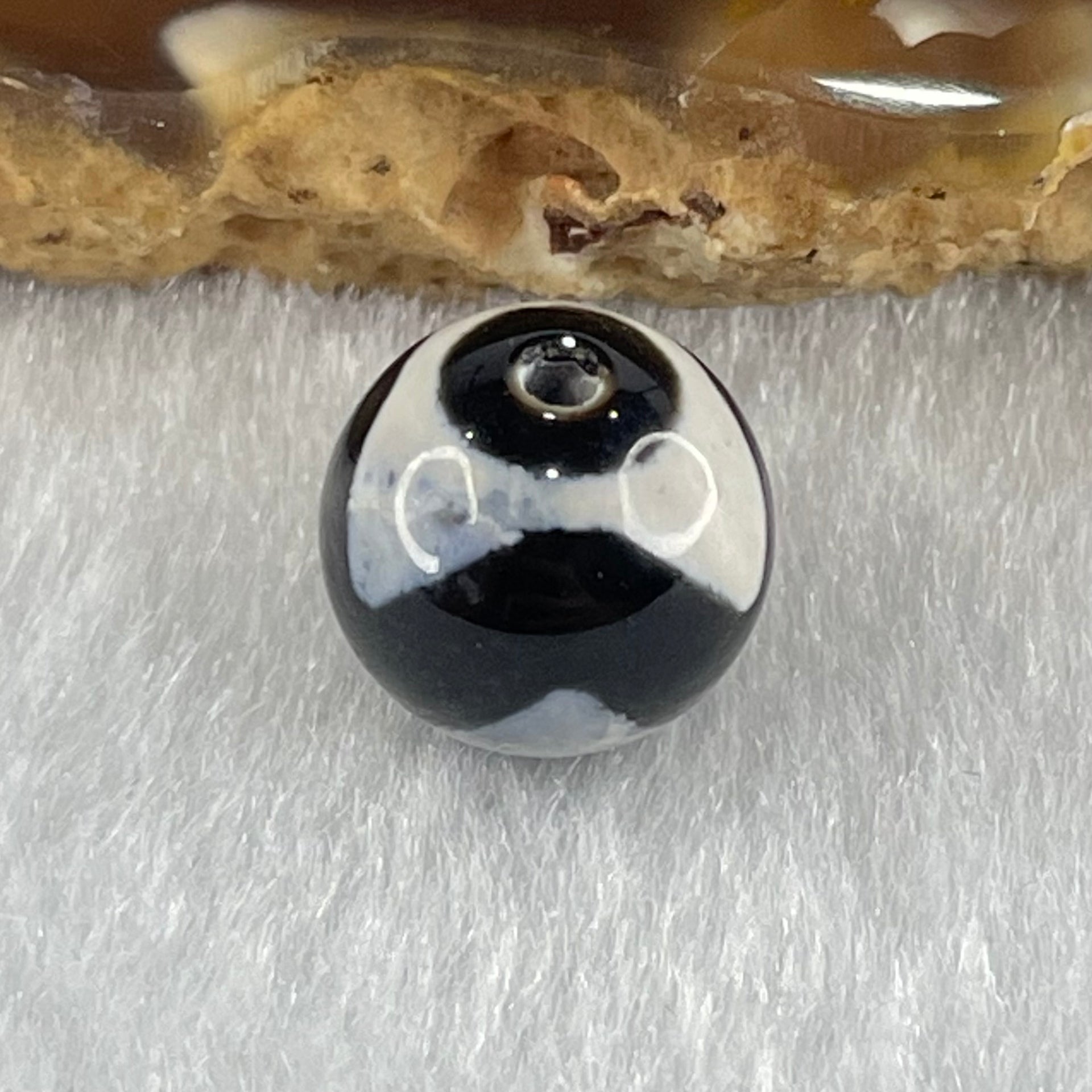 Natural Powerful Tibetan Old Oily Agate Tiger Tooth Daluo Dzi Bead Heavenly Master (Tian Zhu) 虎呀天诛 1.44g 10.3 by 10.3mm - Huangs Jadeite and Jewelry Pte Ltd