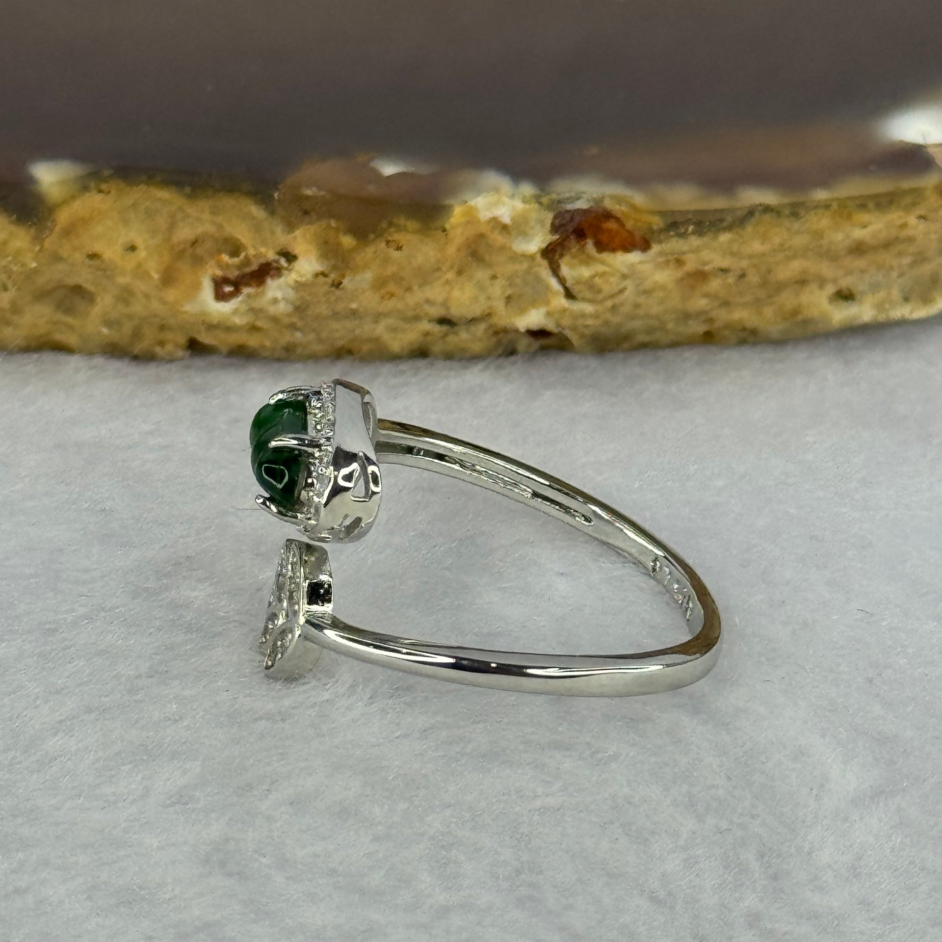 Type A Icy Green Omphasite Jadeite Peapod and Leave with Crystals in S925 Sliver Ring (Adjustable Size) 1.87g 9.1 by 4.1 by 2.5mm - Huangs Jadeite and Jewelry Pte Ltd