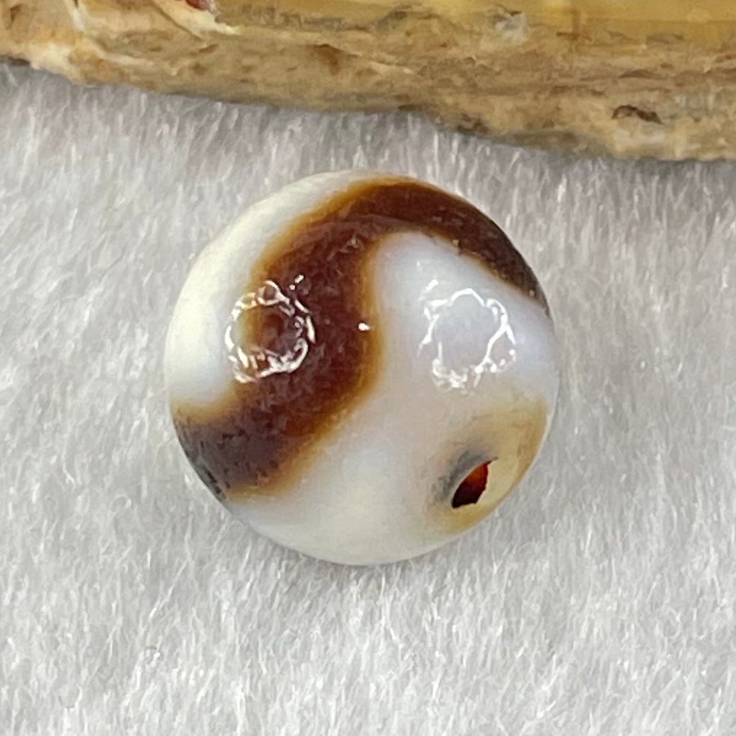 Natural Powerful Tibetan Old Oily Agate Tiger Tooth Daluo Dzi Bead Heavenly Master (Tian Zhu) 虎呀天诛 1.33g 9.5 by 10.0mm - Huangs Jadeite and Jewelry Pte Ltd