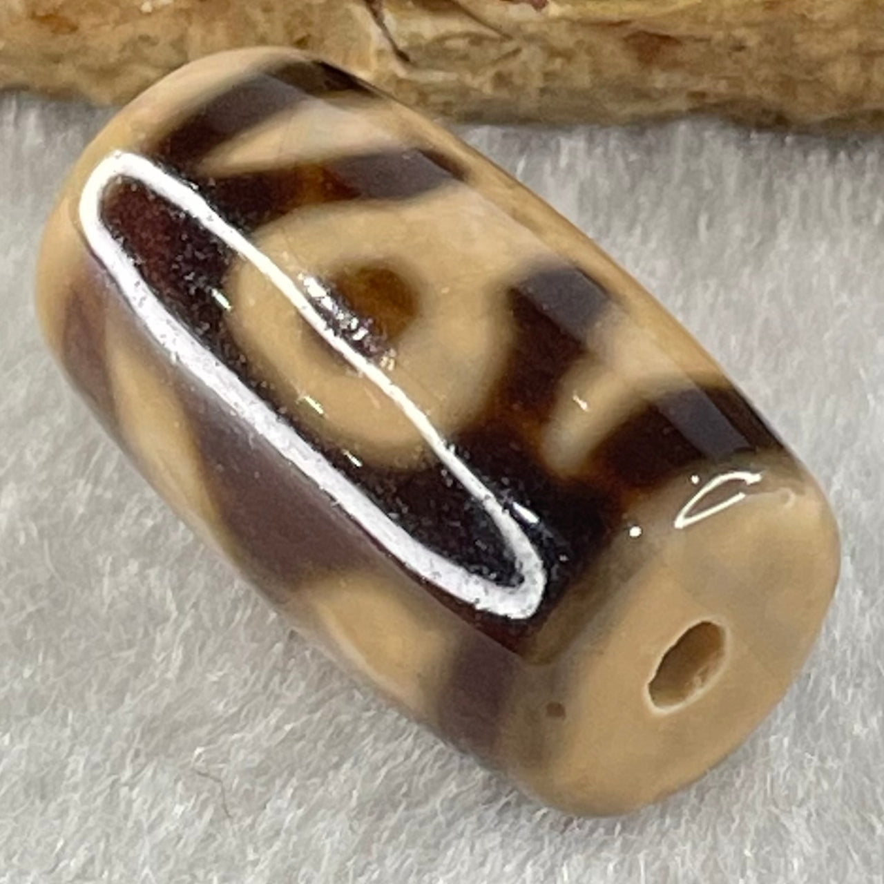 Natural Powerful Tibetan Old Oily Agate Patina Guiren Tairen Human Dzi Bead Totem Amulet Heavenly Master (Tian Zhu) 贵人天诛 4.75g 19.9 by 11.7mm - Huangs Jadeite and Jewelry Pte Ltd