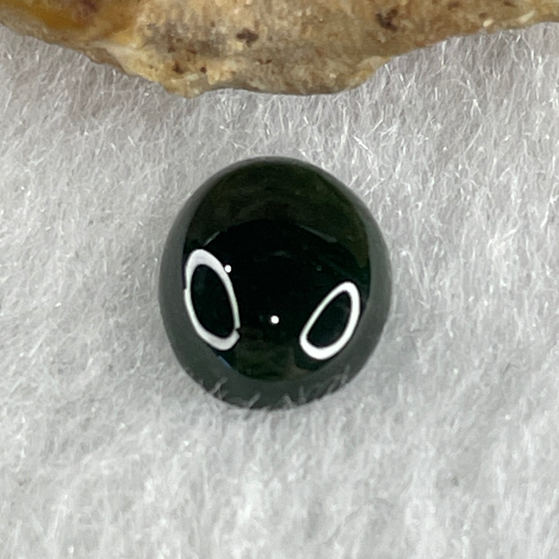 Type A Translucent Black Omphacite Jadeite Oval Cabouchon Stone For Setting 0.34g 8.2 by 6.9 by 3.0mm - Huangs Jadeite and Jewelry Pte Ltd