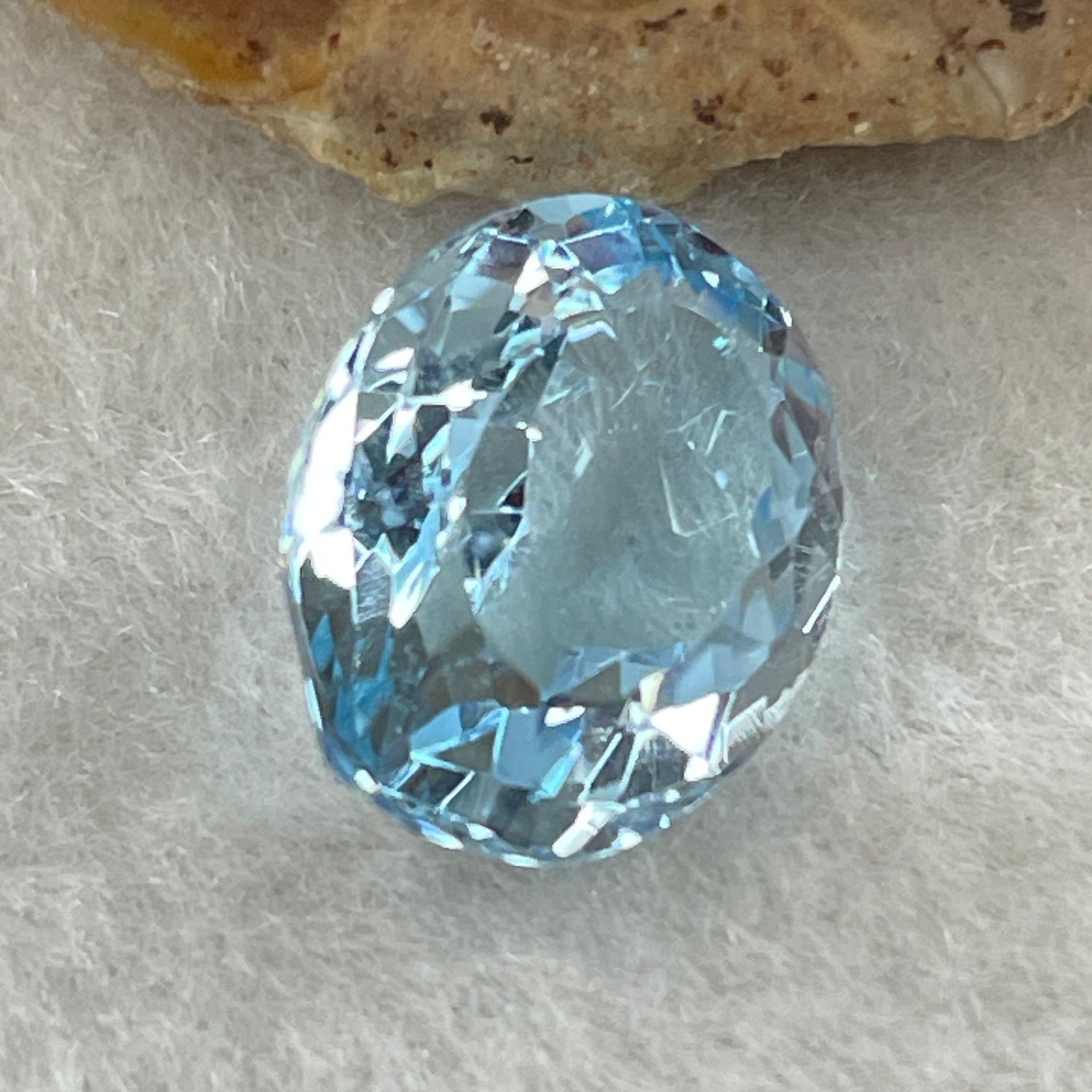 Natural Sky Blue Topaz Oval Shape 8.07ct 14.0 by 10.8 by 6.8mm - Huangs Jadeite and Jewelry Pte Ltd