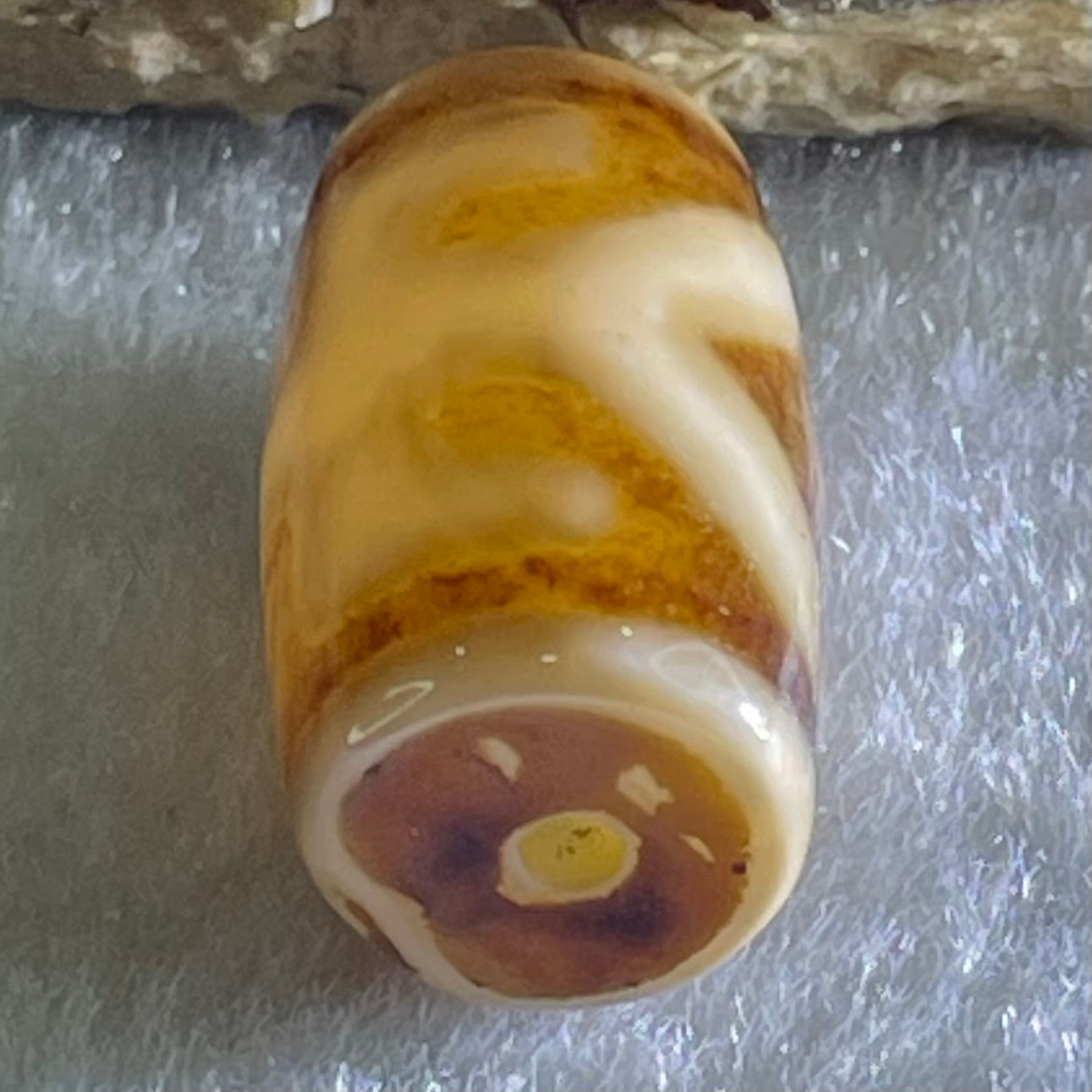 Natural Powerful Tibetan Old Oily Agate Patina Guiren Tairen Human Dzi Bead Totem Amulet Heavenly Master (Tian Zhu) 贵人天诛 4.70g 19.9 by 11.4mm - Huangs Jadeite and Jewelry Pte Ltd