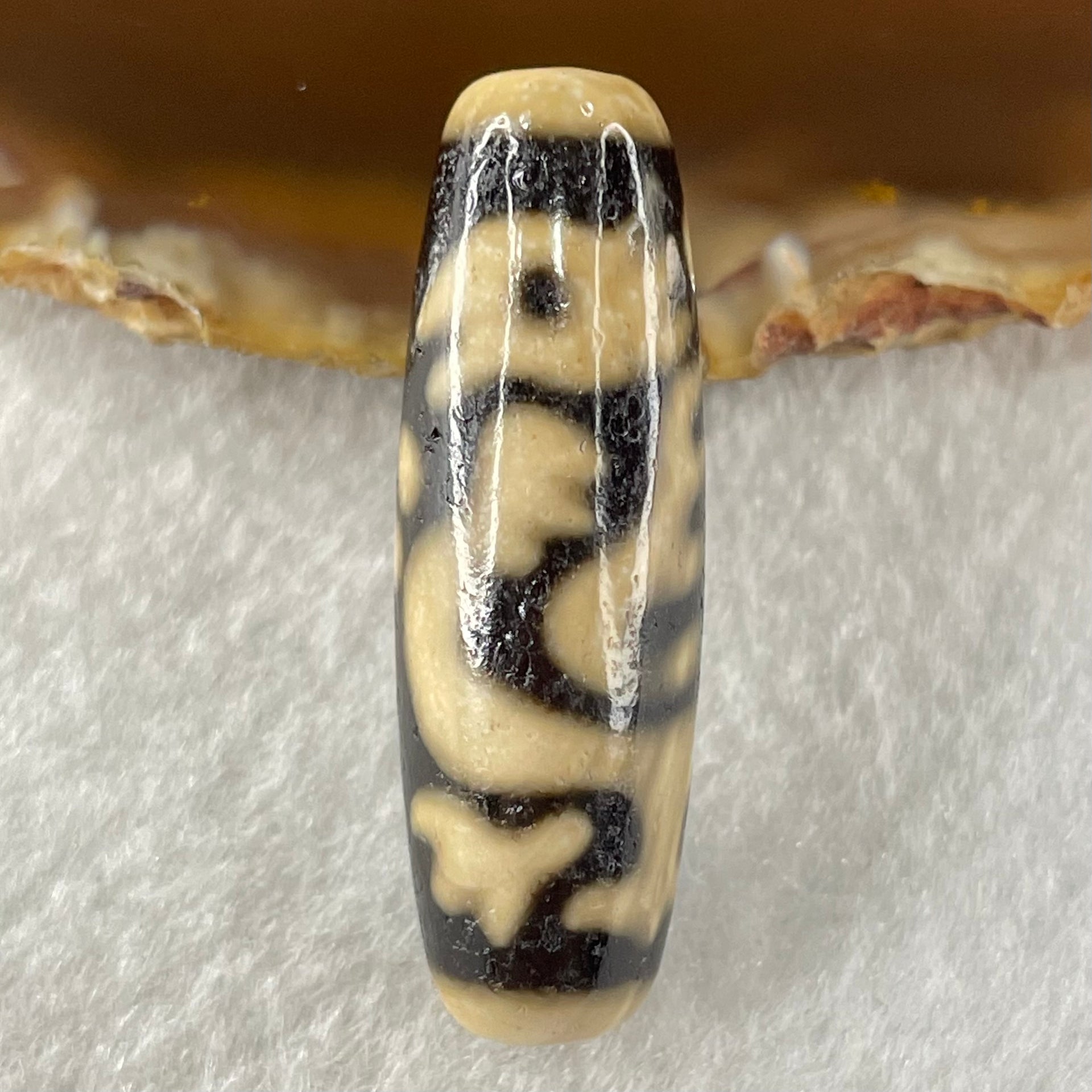 Natural Powerful Tibetan Old Oily Agate Vermilion Bird Fire Element Dzi Bead Heavenly Master (Tian Zhu) 朱雀天珠 8.98g 38.4 by 12.4mm - Huangs Jadeite and Jewelry Pte Ltd