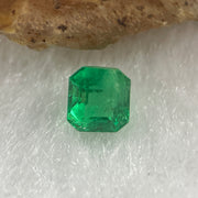 Natural Colombia Vivid Green Emerald (Beryl) Cut-Cornered Rectangular Step cut 0.48ct 4.8 by 4.3 by 3.4mm - Huangs Jadeite and Jewelry Pte Ltd