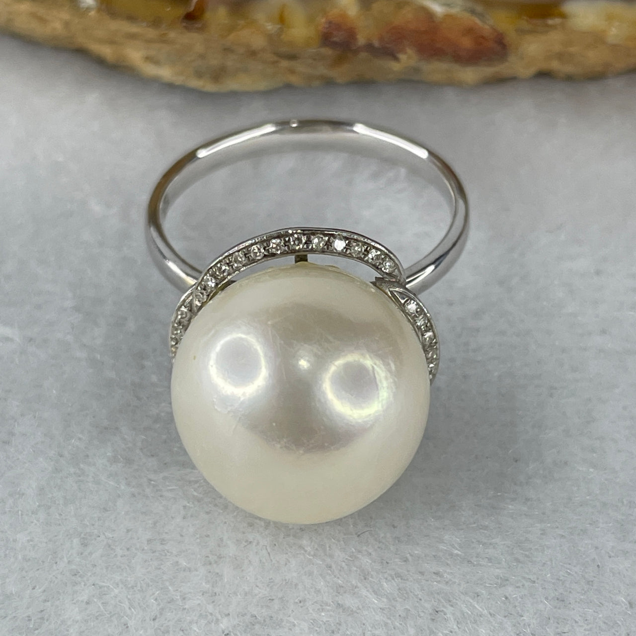 Exquisite Natural Freshwater Pearl Statement Ring in 18K White Gold | High-Dome Cocktail Artisan Silhouette | Luminescent Premium White Pearl Fine Jewelry Masterpiece (7.25g | 14.8mm Pearl | US Size 8.7 / HK Size 19)
