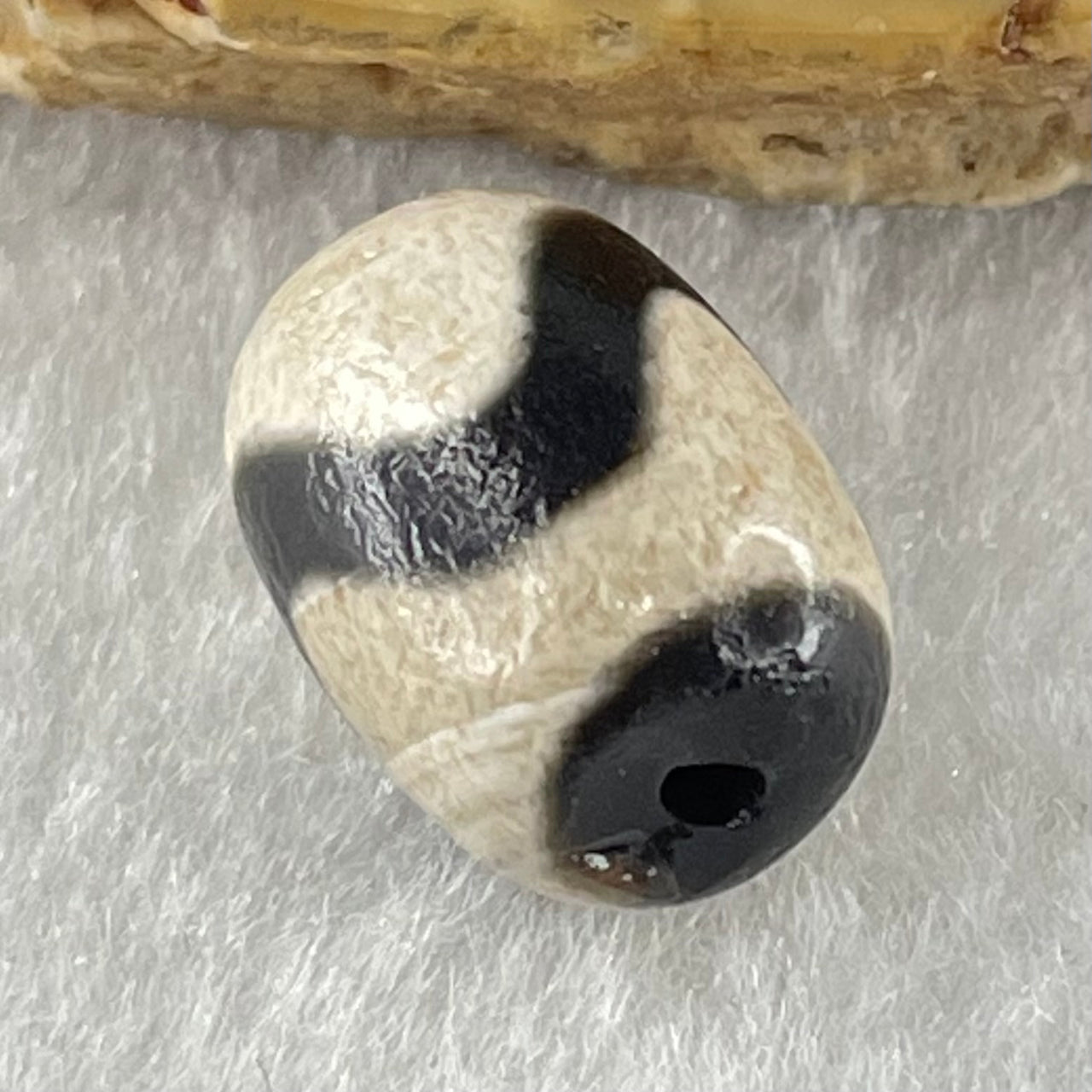 Natural Powerful Tibetan Old Oily Agate Tiger Tooth Daluo Dzi Bead Heavenly Master (Tian Zhu) 2.20g 14.0 by 10.1mm - Huangs Jadeite and Jewelry Pte Ltd