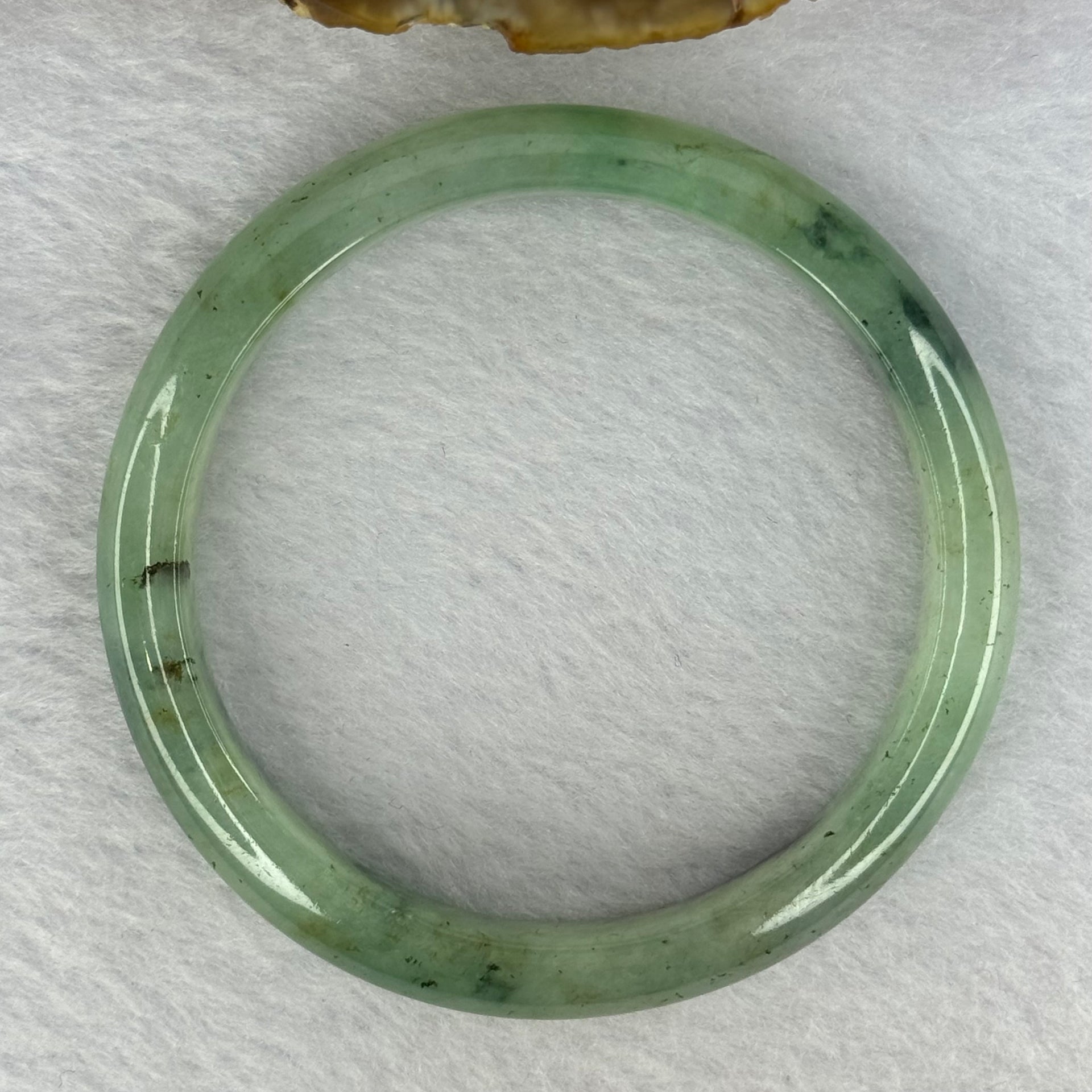 Type A Green Piao Hua Jadeite Bangle Internal Diameter 54.3mm 35.82g 9.9 by 7.5mm (Slight External Line) - Huangs Jadeite and Jewelry Pte Ltd