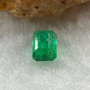 Natural Colombia Vivid Green Emerald (Beryl) Cut-Cornered Rectangular Step cut 0.43ct 4.9 by 3.8 by 2.6mm - Huangs Jadeite and Jewelry Pte Ltd