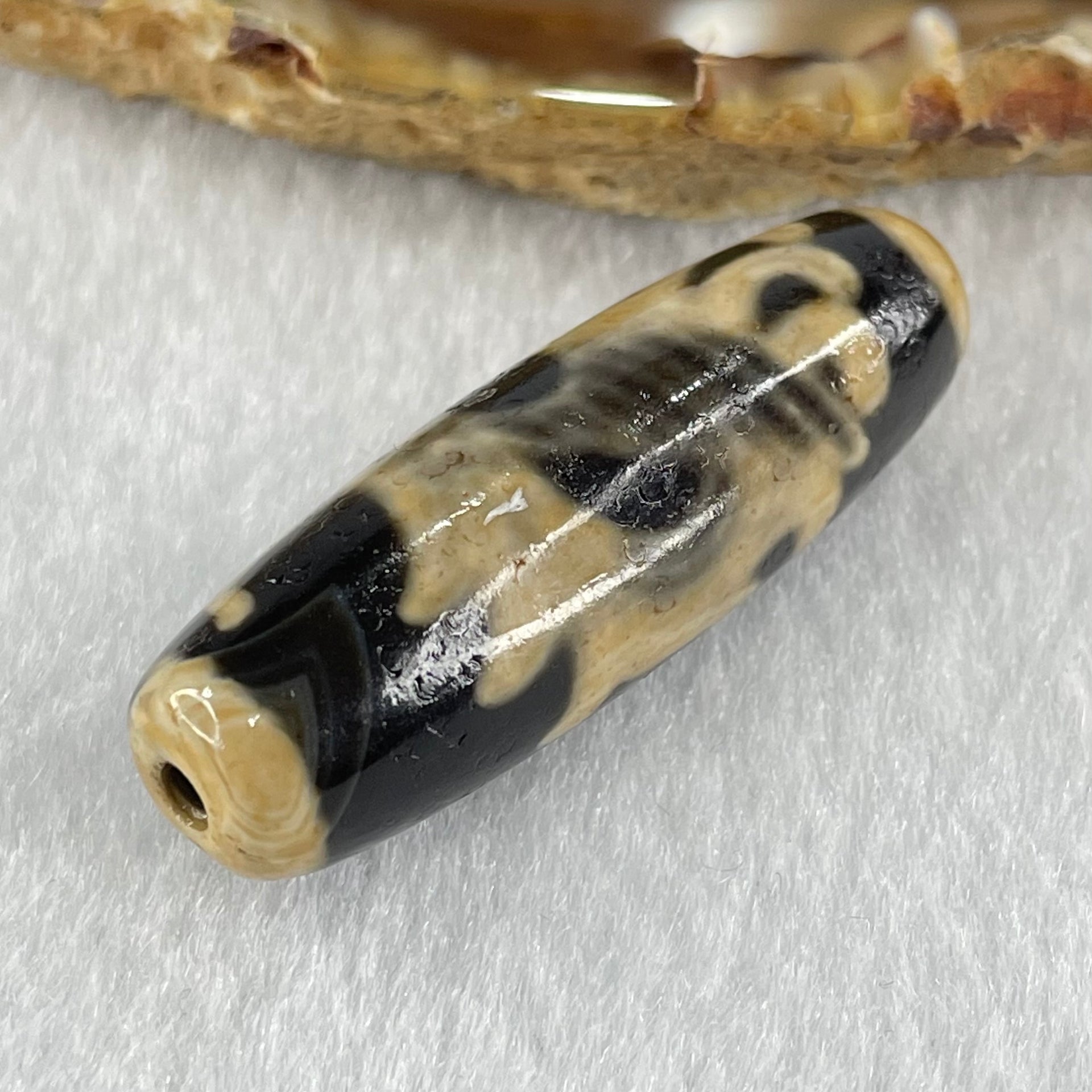 Natural Powerful Tibetan Old Oily Agate Phoenix Dzi Bead Heavenly Master (Tian Zhu) 凤凰天珠 9.57g 39.0 by 12.6mm - Huangs Jadeite and Jewelry Pte Ltd