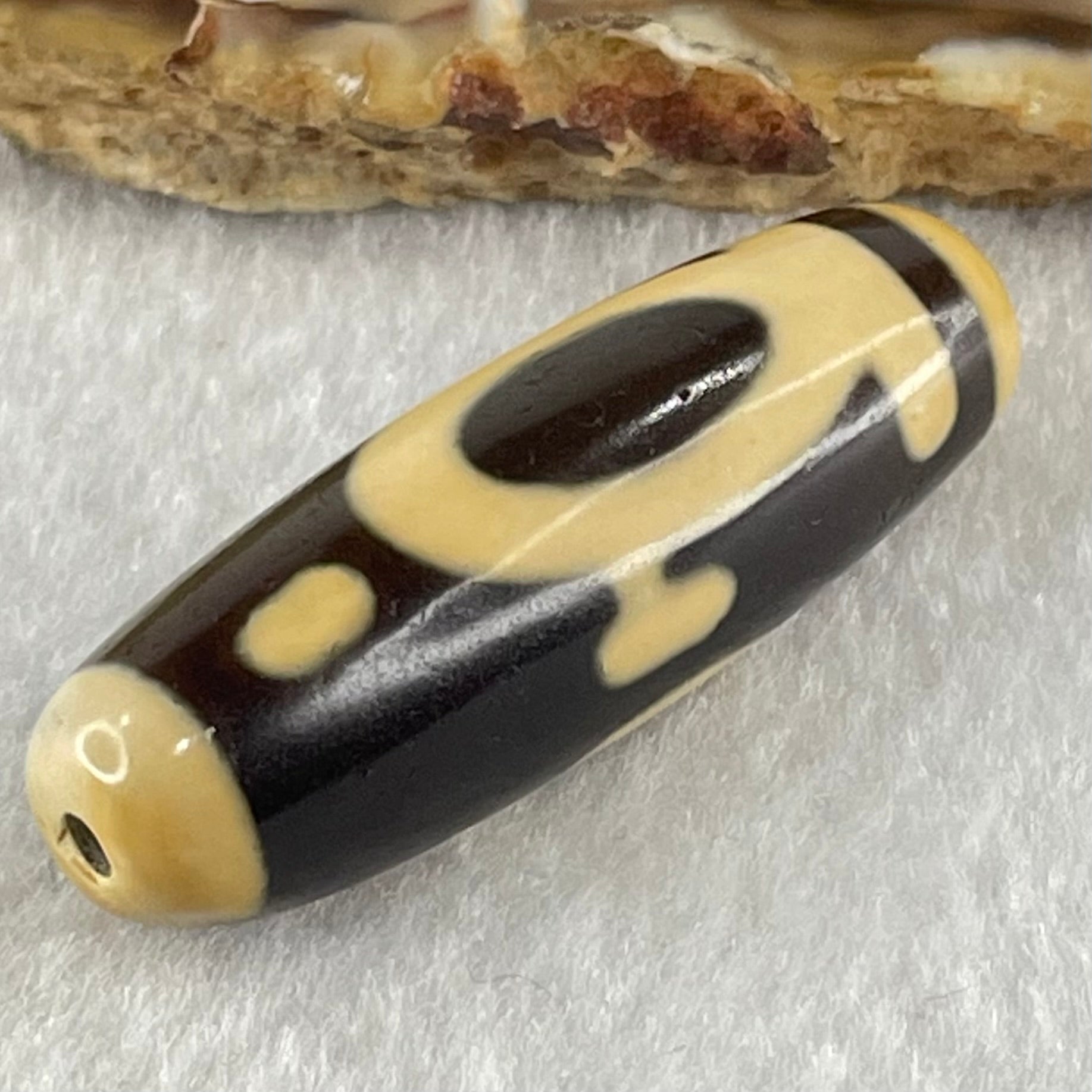 Natural Powerful Tibetan Old Oily Agate One Eye Earthly Dzi Bead Heavenly Master (Tian Zhu) 一眼天诛 9.20g 38.5 by 12.4mm - Huangs Jadeite and Jewelry Pte Ltd