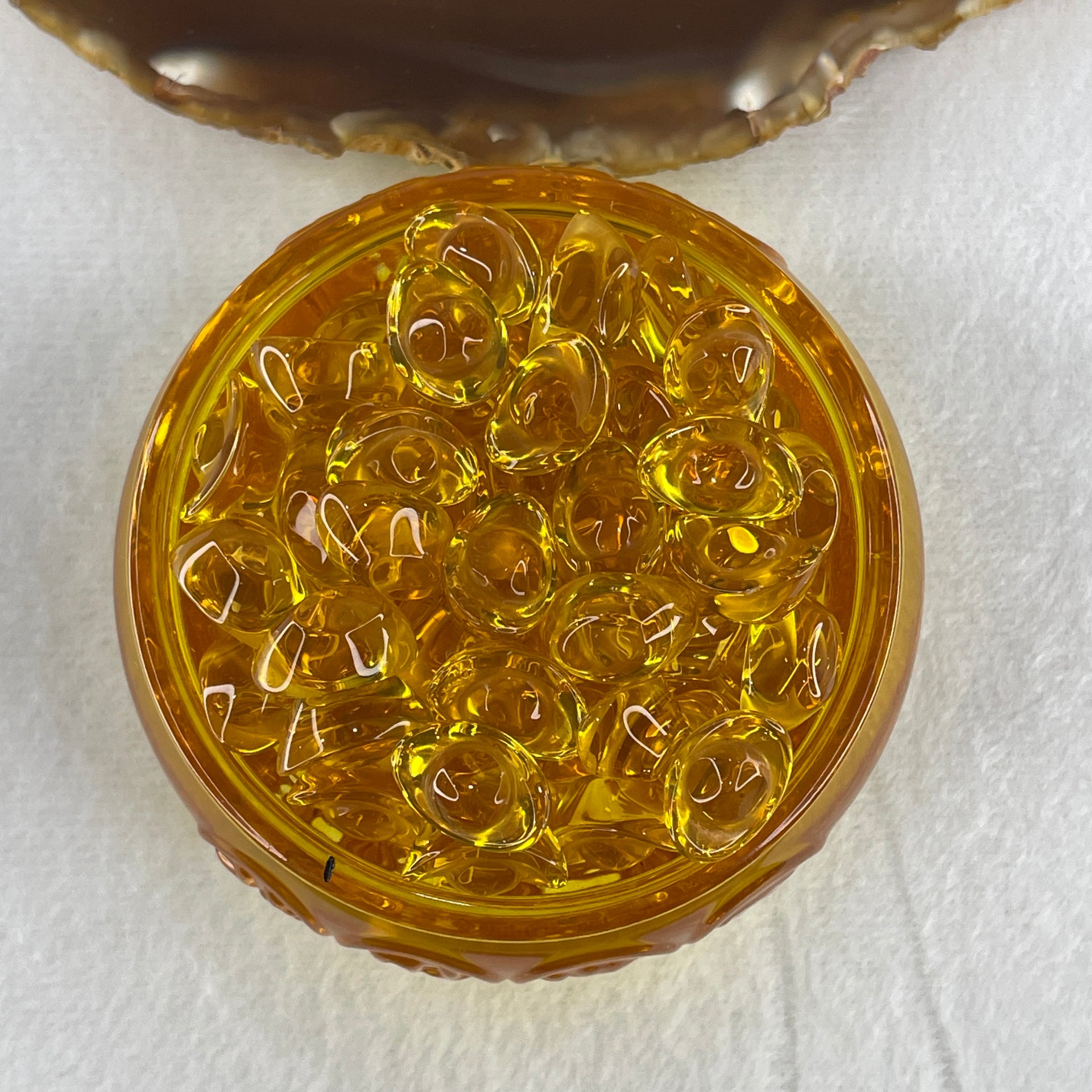 Yellow Liuli Wealth Pot with Ingot Yuan Bao Display Total Weight 330.00g 80.4 by 51.5mm - Huangs Jadeite and Jewelry Pte Ltd