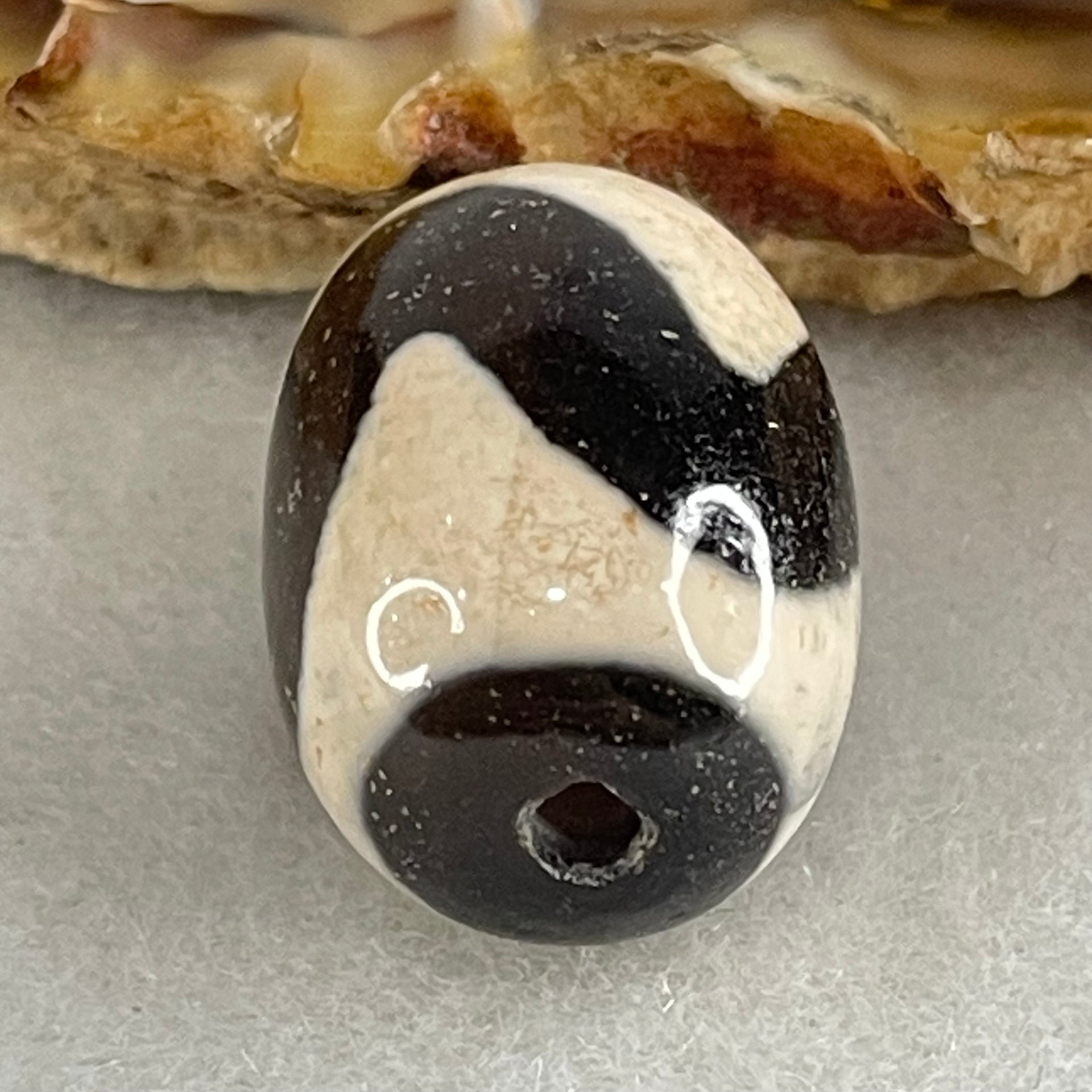 Natural Powerful Tibetan Old Oily Agate Tiger Tooth Daluo Dzi Bead Heavenly Master (Tian Zhu) 虎呀天诛 4.83g 17.5 by 13.3mm - Huangs Jadeite and Jewelry Pte Ltd