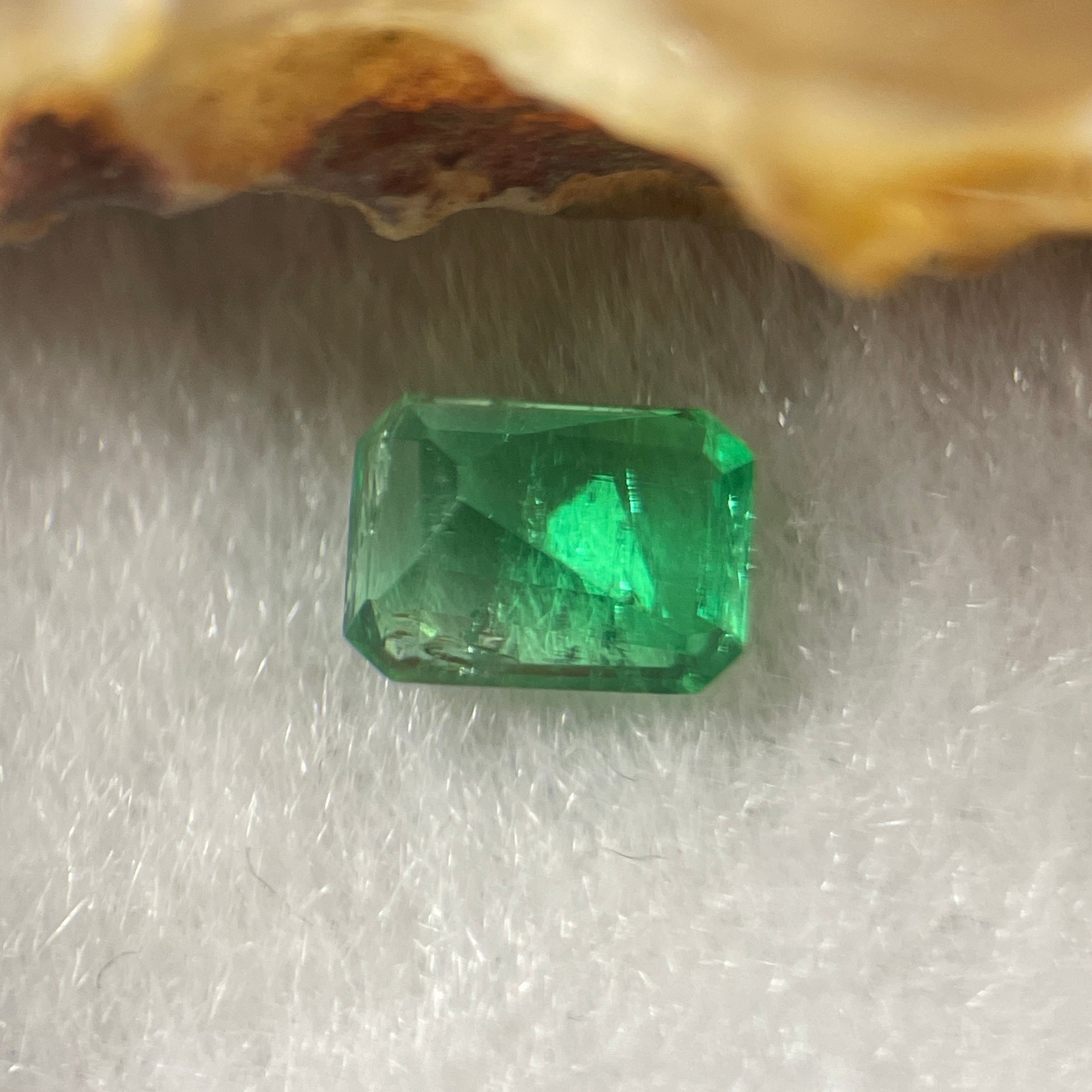 Natural Colombia Green Emerald (Beryl) Cut-Cornered Rectangular step cut 0.74cts 6.4 by 4.8 by 3.4mm - Huangs Jadeite and Jewelry Pte Ltd