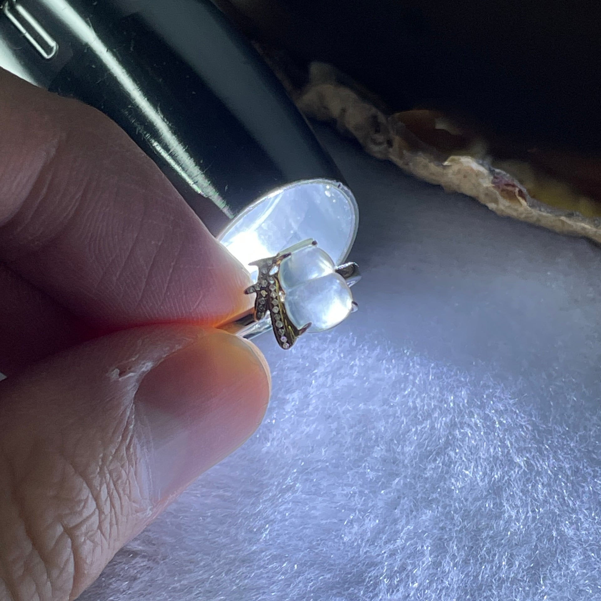 Type A Glassy Type Jade Jadeite Hulu Ring with 18k White Gold 1.60g 8.5 by 6.3 by 1.8mm US6.5 HK14 - Huangs Jadeite and Jewelry Pte Ltd