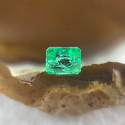 Natural Colombia Green Emerald (Beryl) Cut-Cornered Rectangular step cut 0.54ct 5.0 by 4.3 by 3.4mm - Huangs Jadeite and Jewelry Pte Ltd