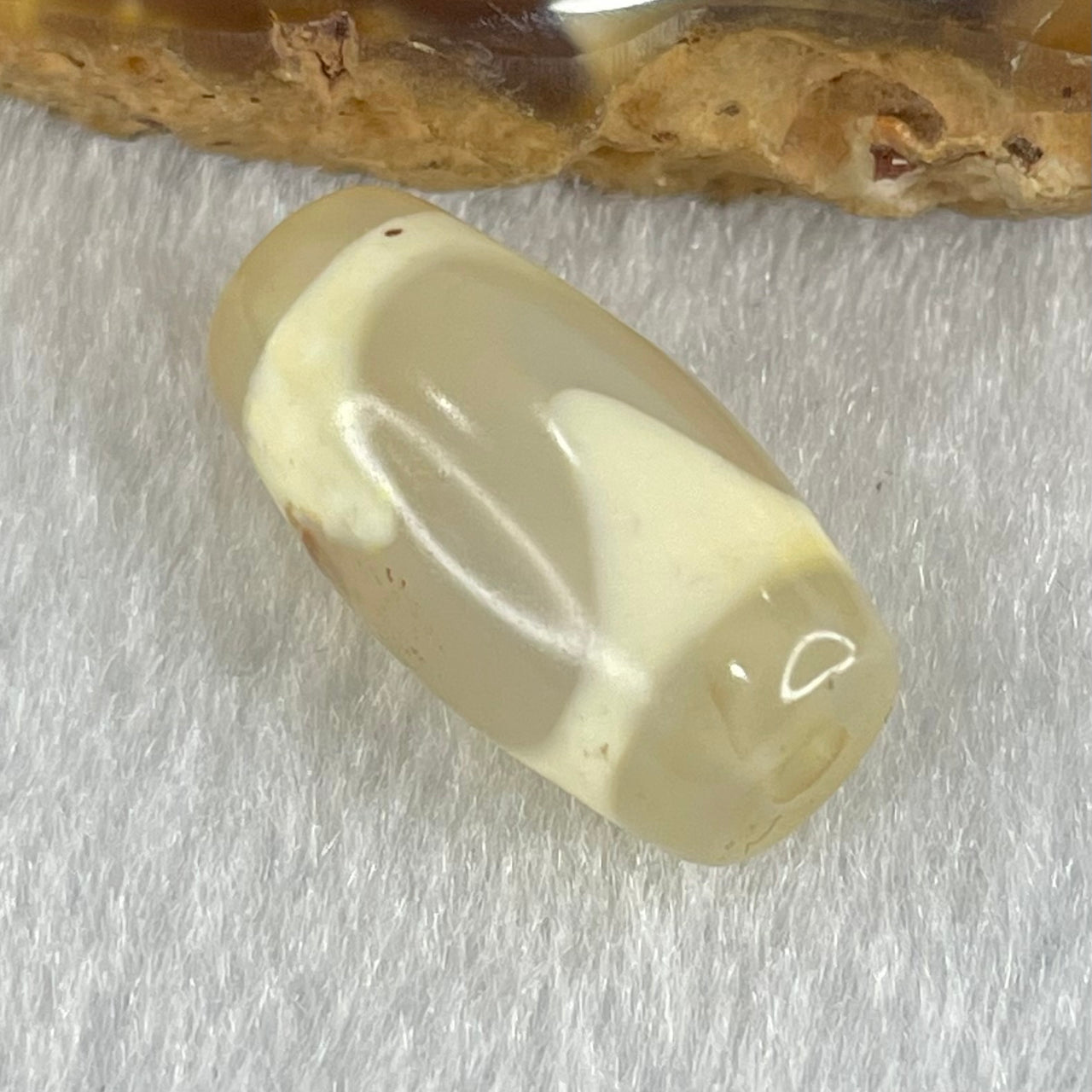 Natural Powerful Tibetan Old Oily Agate Tiger Tooth Daluo Dzi Bead Heavenly Master (Tian Zhu) 虎呀天诛 3.18g 20.1 by 10.4mm - Huangs Jadeite and Jewelry Pte Ltd
