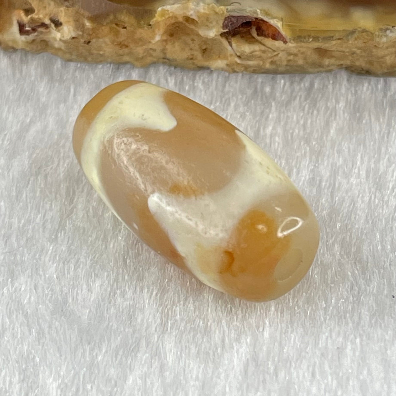Natural Powerful Tibetan Old Oily Agate Tiger Tooth Daluo Dzi Bead Heavenly Master (Tian Zhu) 虎呀天诛 3.28g 20.1 by 10.4mm - Huangs Jadeite and Jewelry Pte Ltd