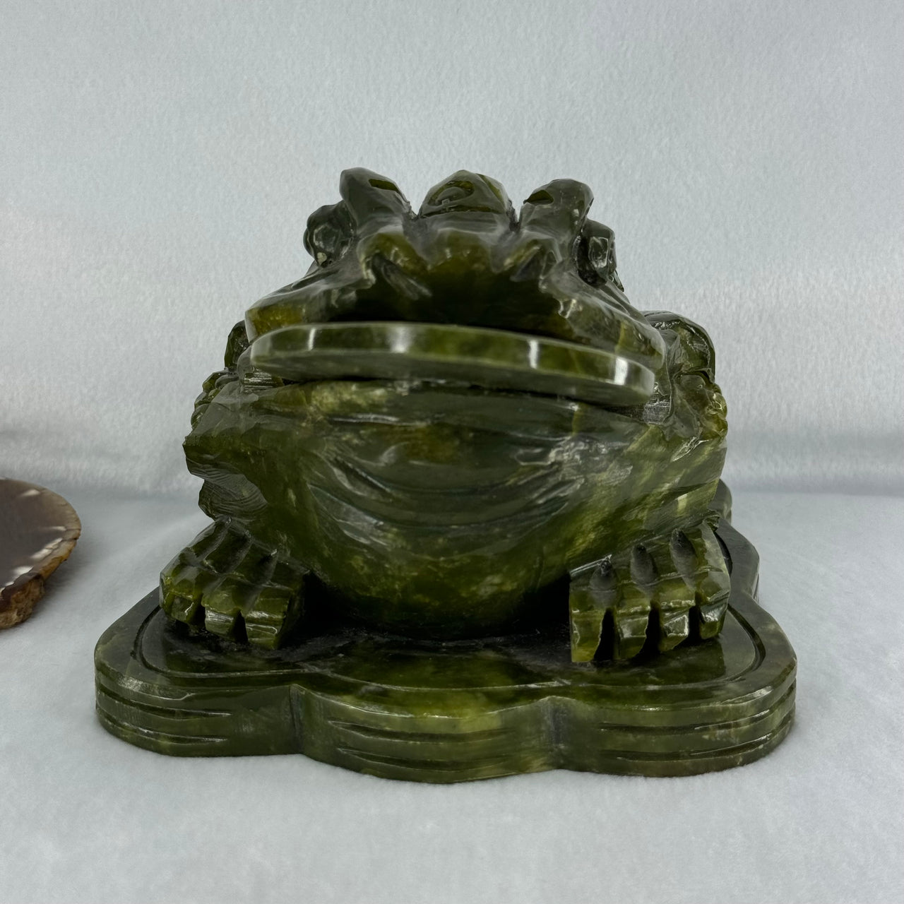 Natural Green Serpentine 3 Legged Toad with Ancient Coin Display 3,130.4g 200.0 by 150.0 by 120.0mm - Huangs Jadeite and Jewelry Pte Ltd