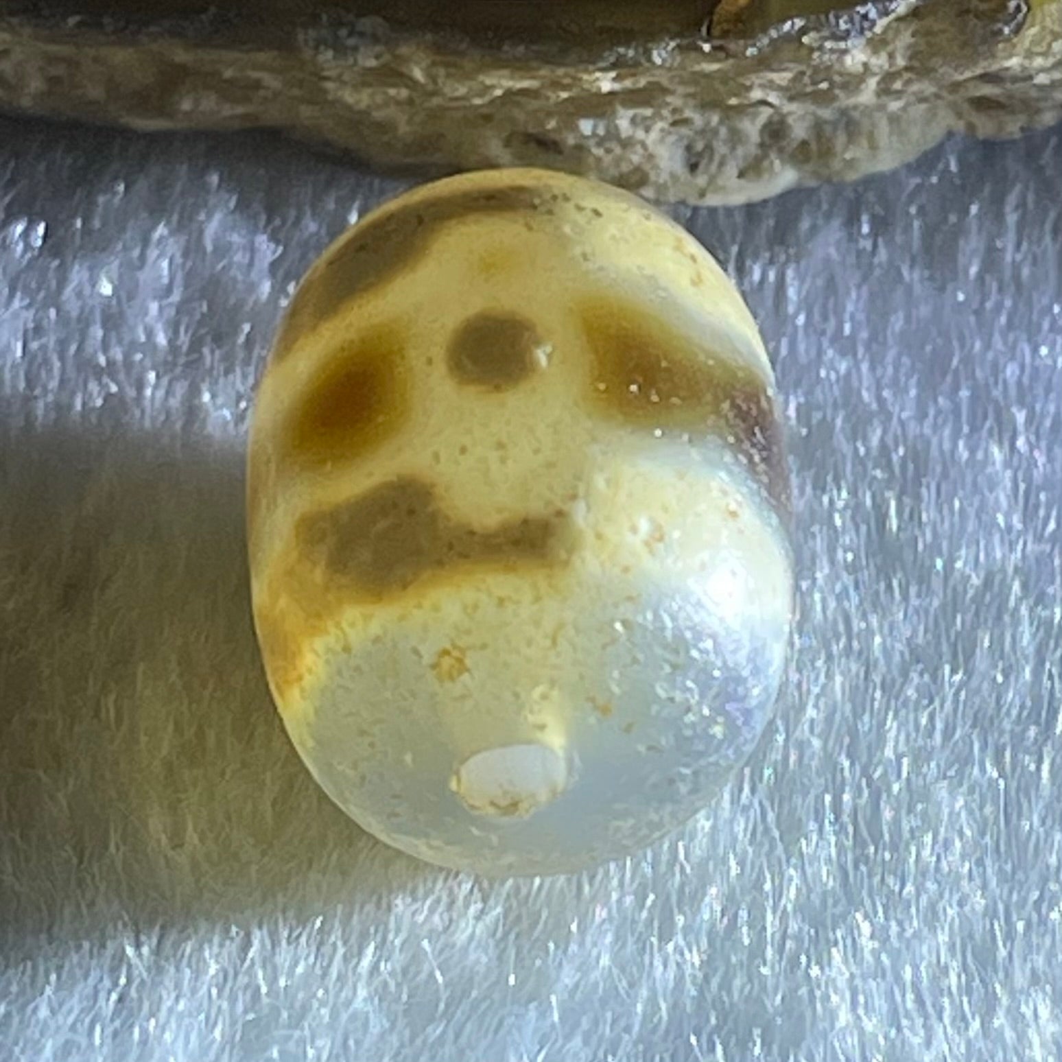 Natural Powerful Tibetan Old Oily Agate 3 Eyes Dzi Bead Heavenly Master (Tian Zhu) 三眼天诛 2.68g 13.9 by 13.9 by 10.9mm - Huangs Jadeite and Jewelry Pte Ltd