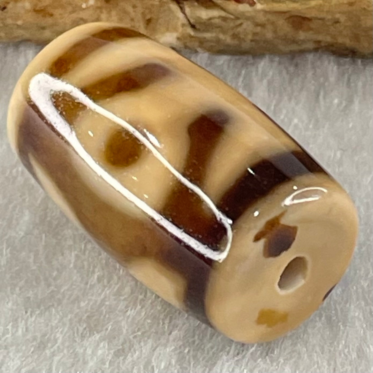 Natural Powerful Tibetan Old Oily Agate Patina Guiren Tairen Human Dzi Bead Totem Amulet Heavenly Master (Tian Zhu) 贵人天诛 4.83g 20.0 by 11.7mm - Huangs Jadeite and Jewelry Pte Ltd