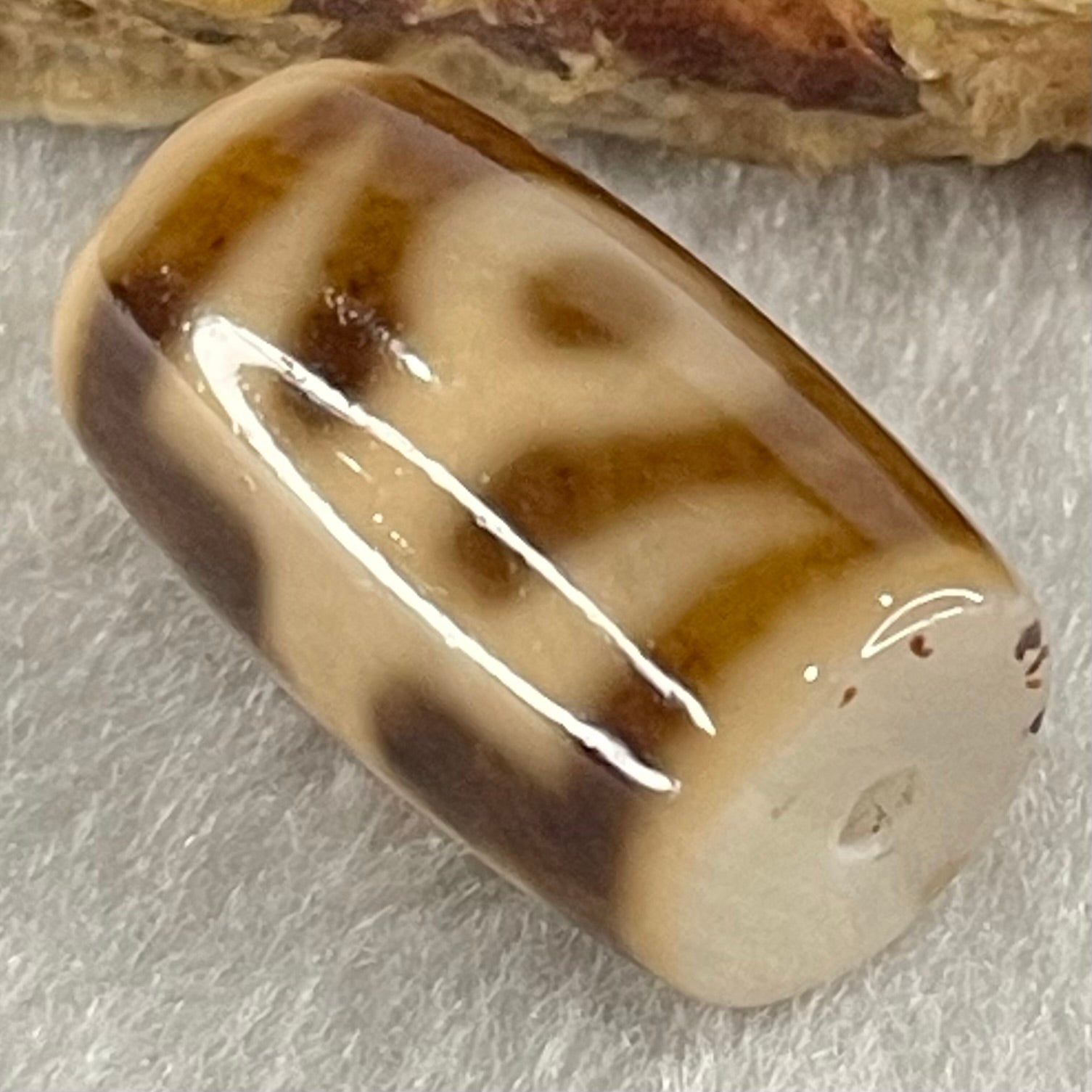 Natural Powerful Tibetan Old Oily Agate Patina Guiren Tairen Human Dzi Bead Totem Amulet Heavenly Master (Tian Zhu) 贵人天诛 5.11g 19.9 by 12.1mm - Huangs Jadeite and Jewelry Pte Ltd