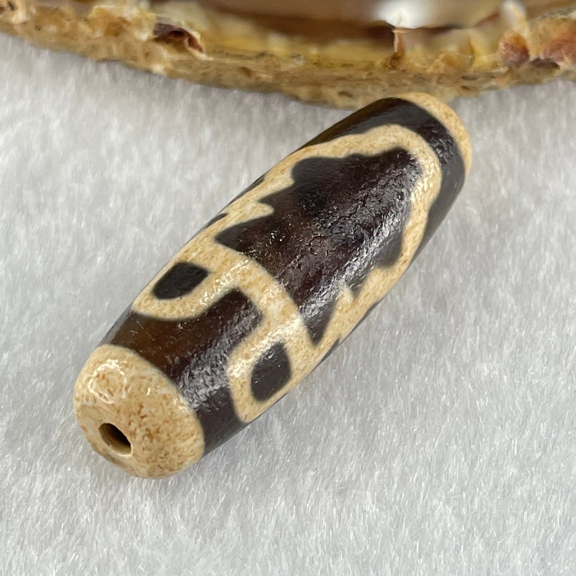 Natural Powerful Tibetan Old Oily Agate Full Body Zha Ji La Mu Female Cai Shen God of Fortune Zakiram Dzi Bead Heavenly Master (Tian Zhu) 扎基拉姆天珠 10.53g 39.1 by 13.2mm - Huangs Jadeite and Jewelry Pte Ltd