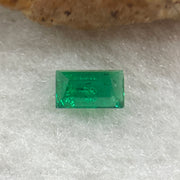 Natural Colombia Vivid Green Emerald (Beryl) Cut-Cornered Rectangular Step cut 0.46ct 6.0 by 3.5 by 2.4mm - Huangs Jadeite and Jewelry Pte Ltd