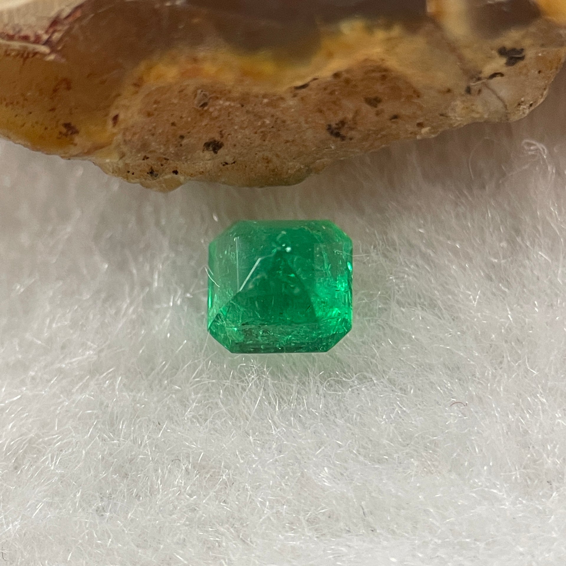 Natural Colombia Green Emerald (Beryl) Cut-Cornered Rectangular step cut 0.55ct 4.8 by 4.8 by 3.4mm - Huangs Jadeite and Jewelry Pte Ltd