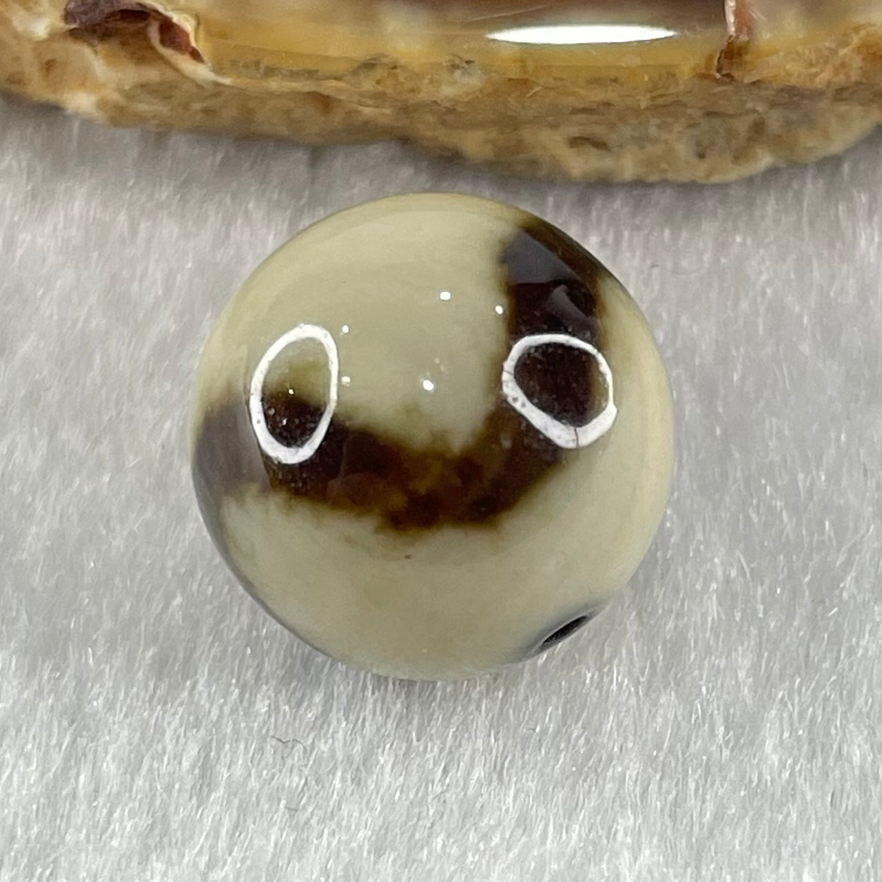 Natural Powerful Tibetan Old Oily Yellowish White with Black Agate Tiger Tooth Daluo Dzi Bead Heavenly Master (Tian Zhu) 虎呀天诛 3.42g 13.7mm - Huangs Jadeite and Jewelry Pte Ltd