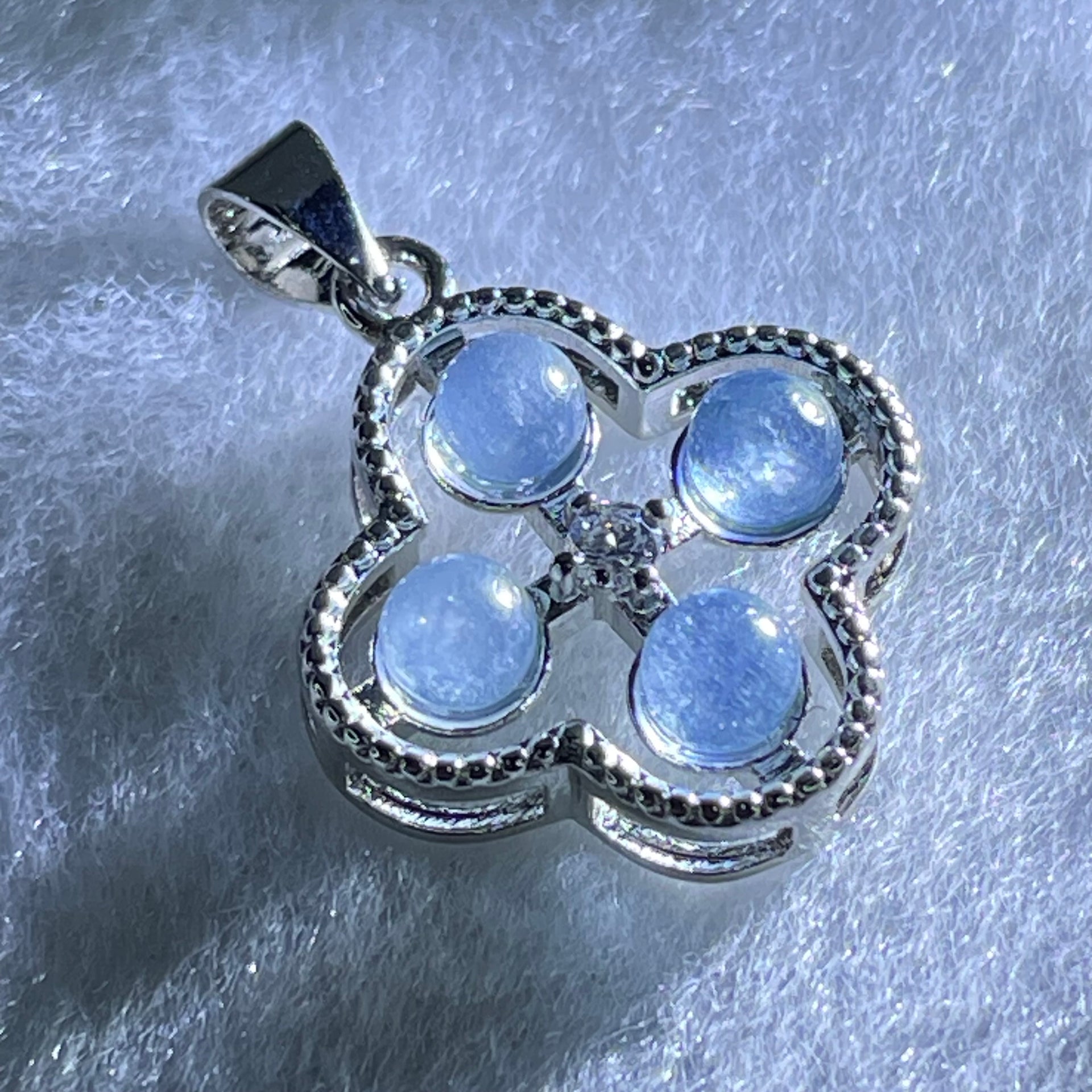 Above Average Grade Rare Natural Blue Dumortierite Rutilated Quartz in S925 Four Leaf Clover Pendant 2.19g 4.0mm 4pcs - Huangs Jadeite and Jewelry Pte Ltd