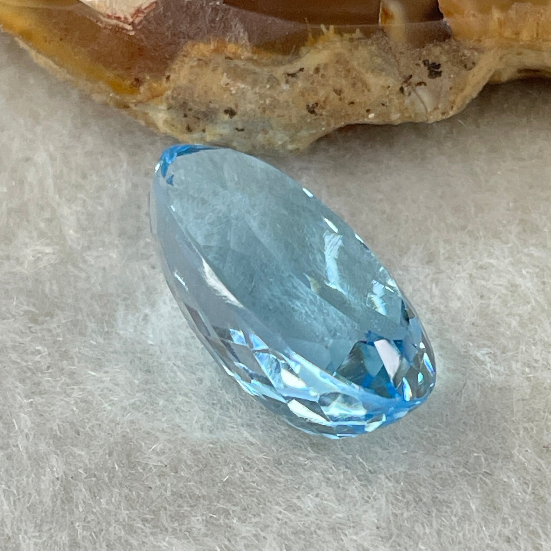 Natural Sky Blue Topaz Oval Shape 15.89ct 18.0 by 12.4 by 8.1mm - Huangs Jadeite and Jewelry Pte Ltd