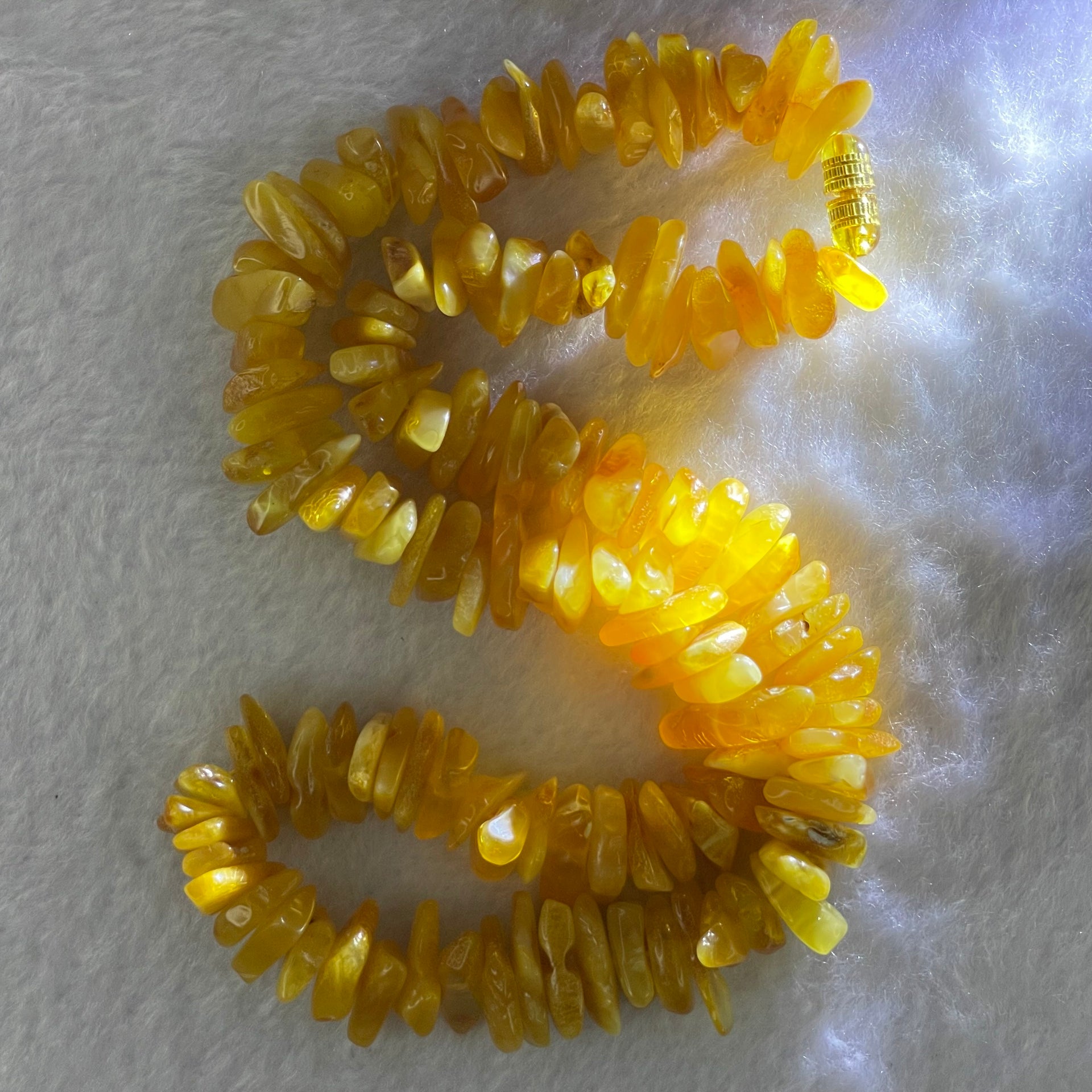 Natural Beeswax Raw Stone Irregular Beads Necklace 天然蜜蜂蜡原石项链 40.29g 46cm 21.7 by 8.5 by 5.8mm 12.1 by 8.7 by 3.2mm 122pcs - Huangs Jadeite and Jewelry Pte Ltd