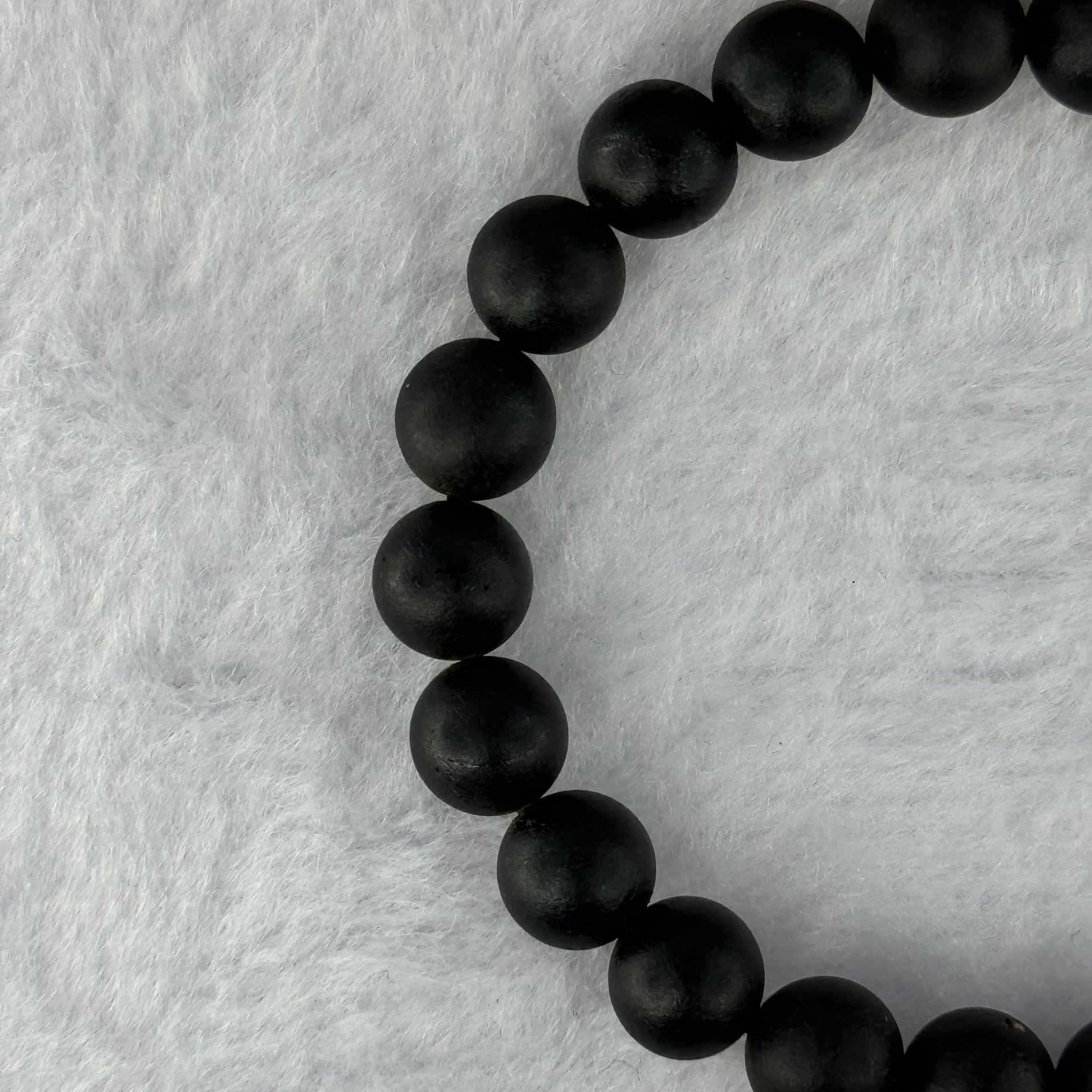 Natural Dark Matt Black Amber Beads Bracelet 天然大黑天翁琥珀手链 7.00g 15cm 8.4mm 22 Beads - Huangs Jadeite and Jewelry Pte Ltd