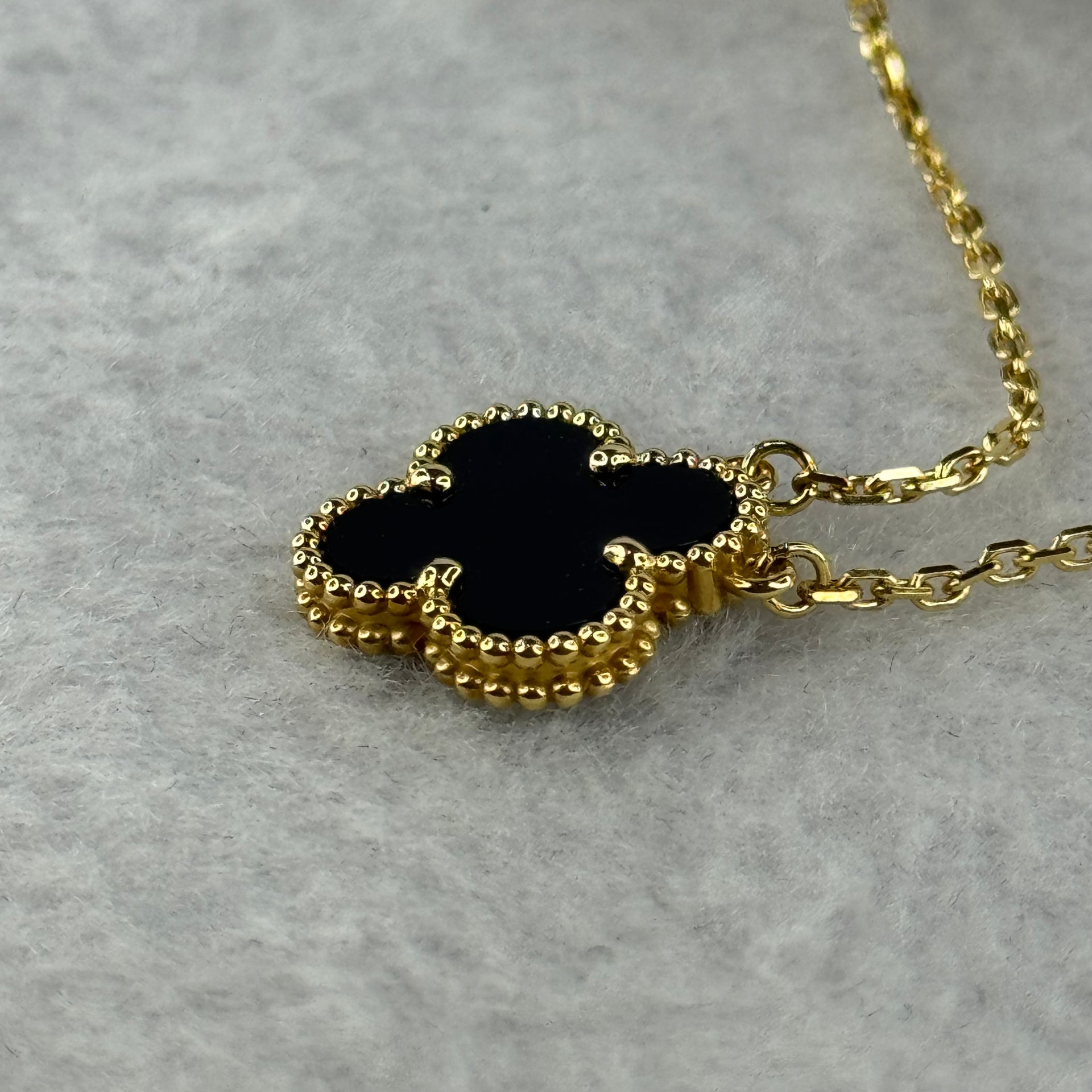 (Pre-Love) Van Cleef & Arpels VCA Vintage Alhambra Pendant Necklace 18K yellow gold Onyx 5.49g 42cm - Huangs Jadeite and Jewelry Pte Ltd