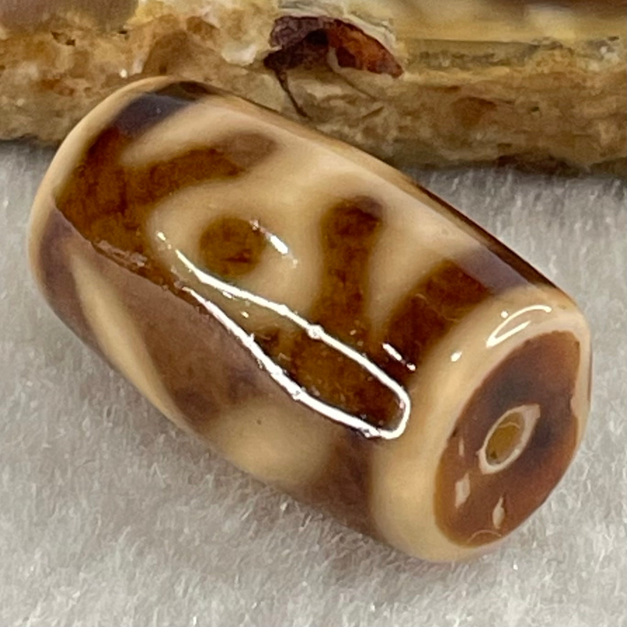 Natural Powerful Tibetan Old Oily Agate Patina Guiren Tairen Human Dzi Bead Totem Amulet Heavenly Master (Tian Zhu) 贵人天诛 4.70g 19.9 by 11.4mm - Huangs Jadeite and Jewelry Pte Ltd