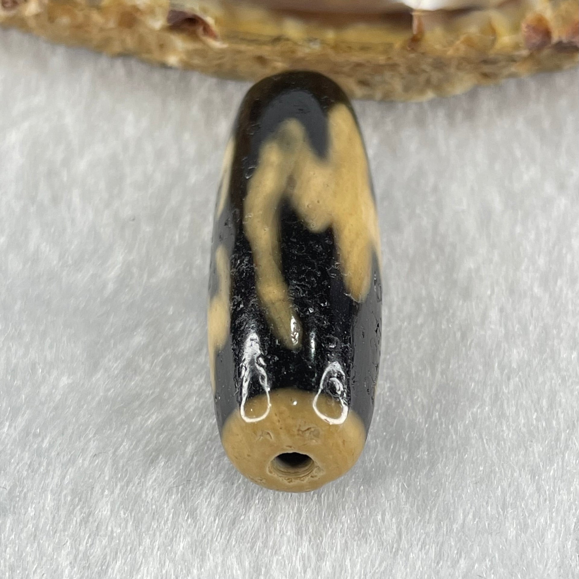 Natural Powerful Tibetan Old Oily Agate 5 Bats Dzi Bead Heavenly Master (Tian Zhu) 五个蝙蝠天诛 8.87g 36.7 by 12.3mm - Huangs Jadeite and Jewelry Pte Ltd