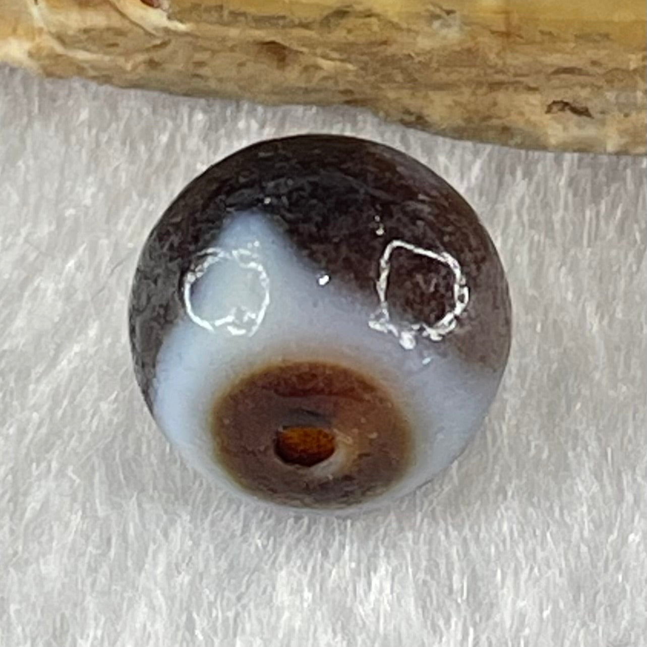 Natural Powerful Tibetan Old Oily Agate Tiger Tooth Daluo Dzi Bead Heavenly Master (Tian Zhu) 虎呀天诛 1.42g 9.9 by 10.3mm - Huangs Jadeite and Jewelry Pte Ltd
