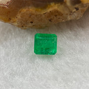 Natural Colombia Green Emerald (Beryl) Cut-Cornered Rectangular step cut 0.55ct 5.0 by 4.6 by 3.4mm - Huangs Jadeite and Jewelry Pte Ltd