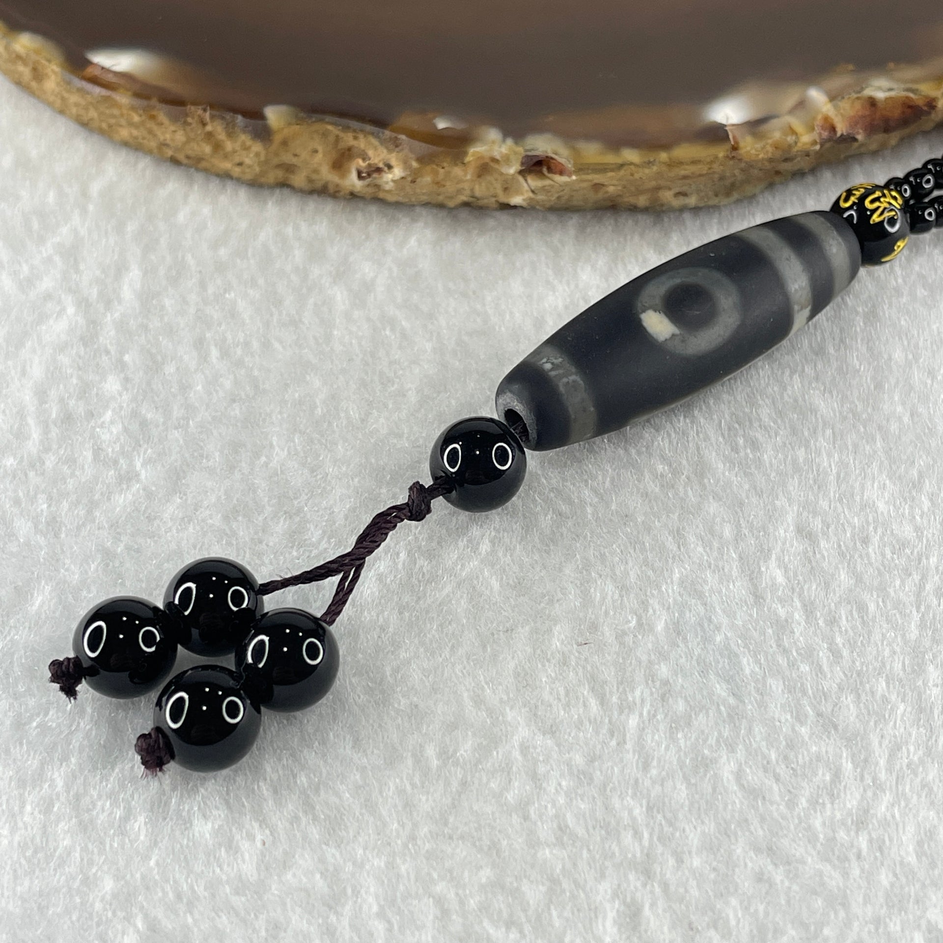 Natural Powerful Tibetan Old Oily Agate 1 Eye with Mountain Dzi Bead with Black Onyx Necklace 37.03g 62cm 38.1 by 11.8mm - Huangs Jadeite and Jewelry Pte Ltd