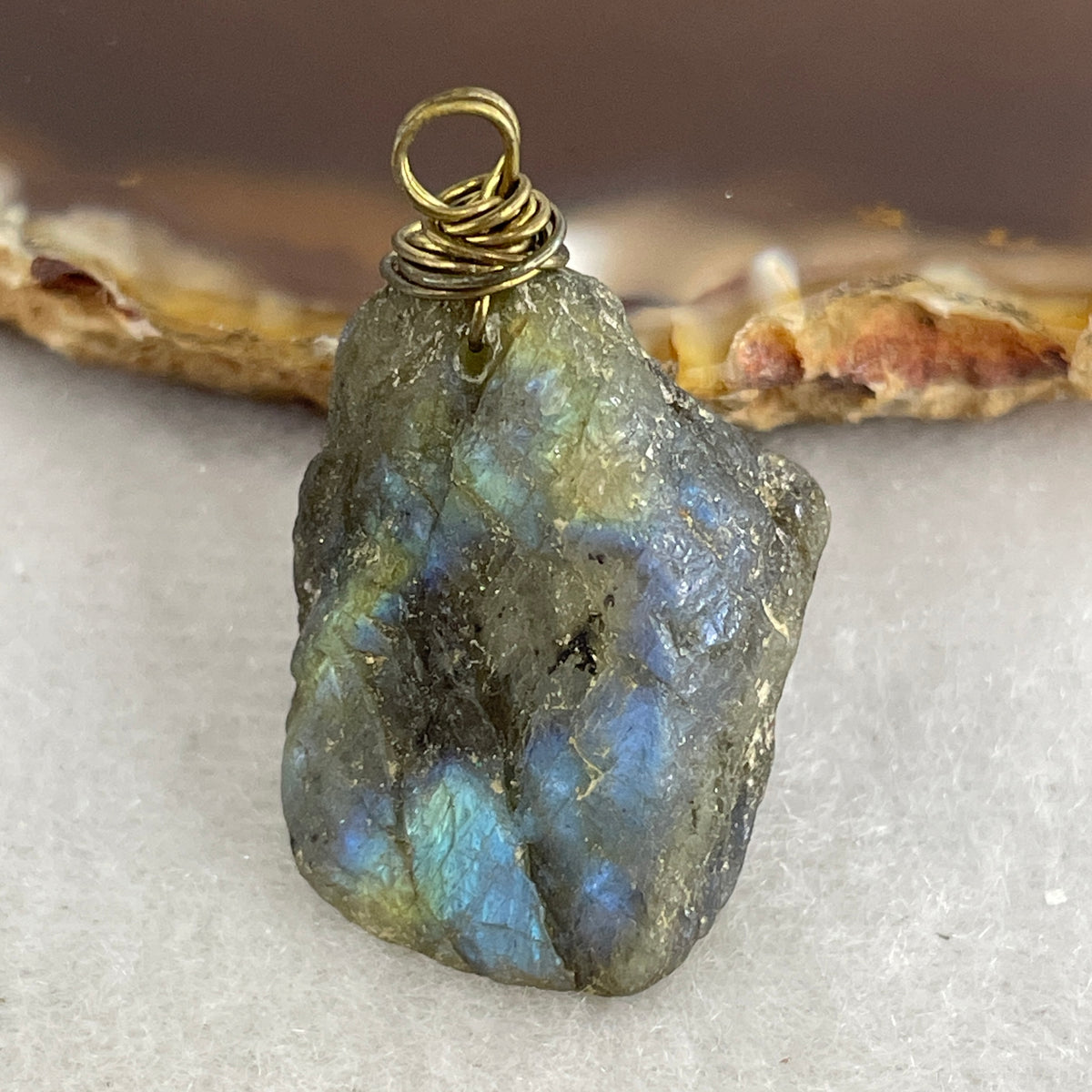 Natural Labradorite Rough Pendant Charm | (9.34g | 23.5 x 18.2 x 20.4mm | Catalyst, "Stone of Magic & Intuitive Shielding" Transformation Talisman, Feng Shui Auric Protection & Creative Inspiration Anchor)