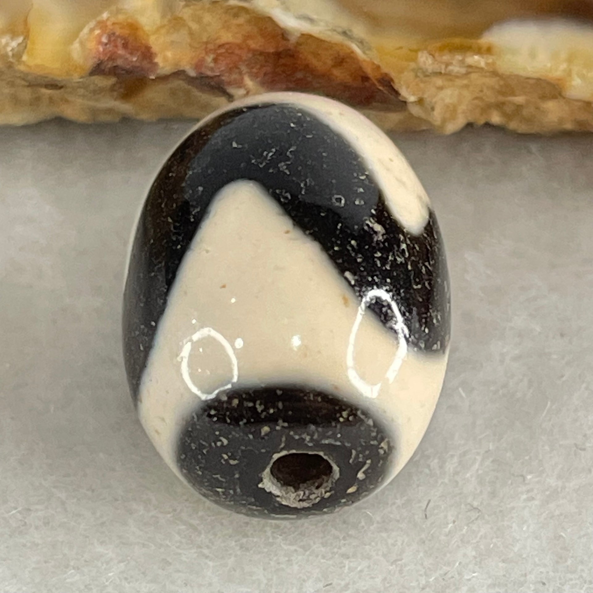 Natural Powerful Tibetan Old Oily Agate Tiger Tooth Daluo Dzi Bead Heavenly Master (Tian Zhu) 虎呀天诛 4.38g 17.8 by 13.1mm - Huangs Jadeite and Jewelry Pte Ltd